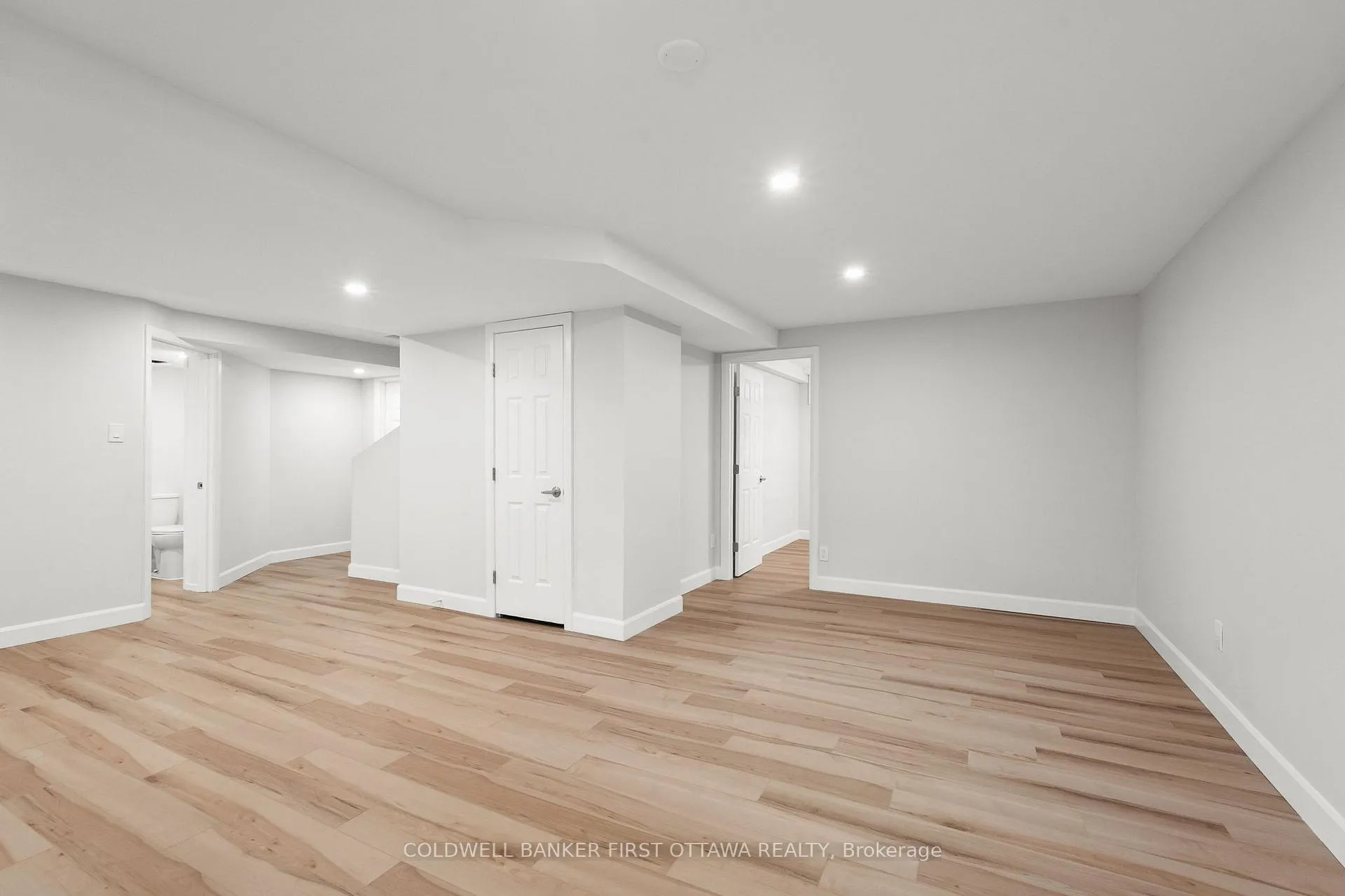 Photo 36 of 390 Cloverheath Crescent, Ottawa, Queenswood Heights South — HOMEH