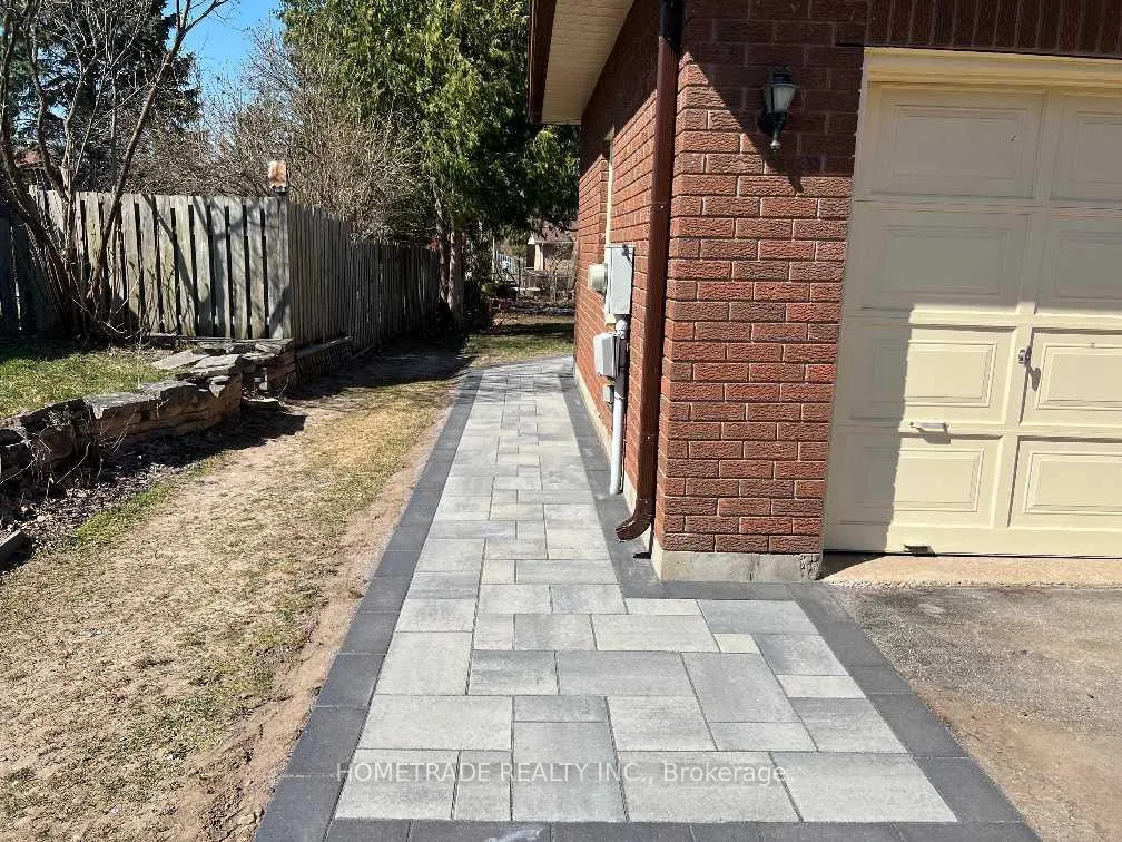 Photo 2 of Unit Lower, 206 Little Avenue, Barrie, Allandale Heights — HOMEH