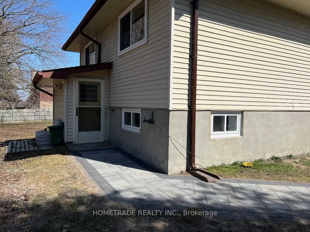 Photo 4 of Unit Lower, 206 Little Avenue, Barrie, Allandale Heights — HOMEH