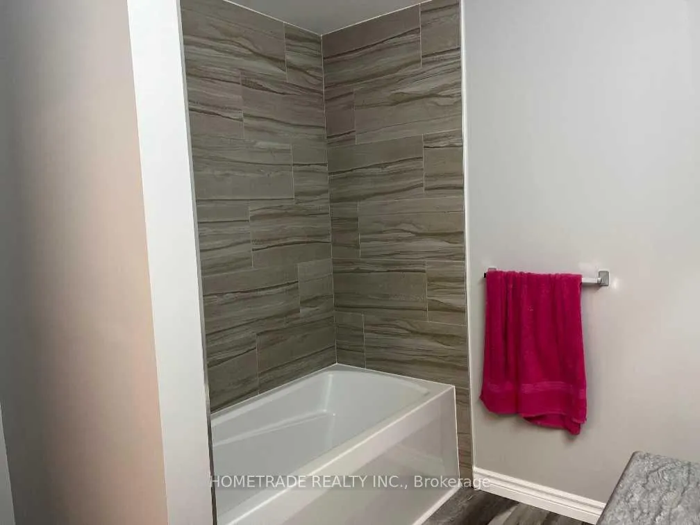 Photo 12 of Unit Lower, 206 Little Avenue, Barrie, Allandale Heights — HOMEH