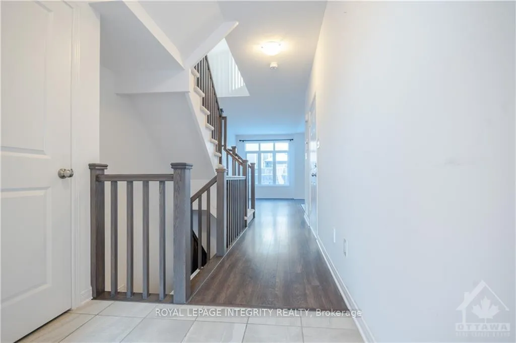 Photo 2 of 190 Camden Private, Ottawa, Barrhaven - Cedargrove/Fraserdale — HOMEH