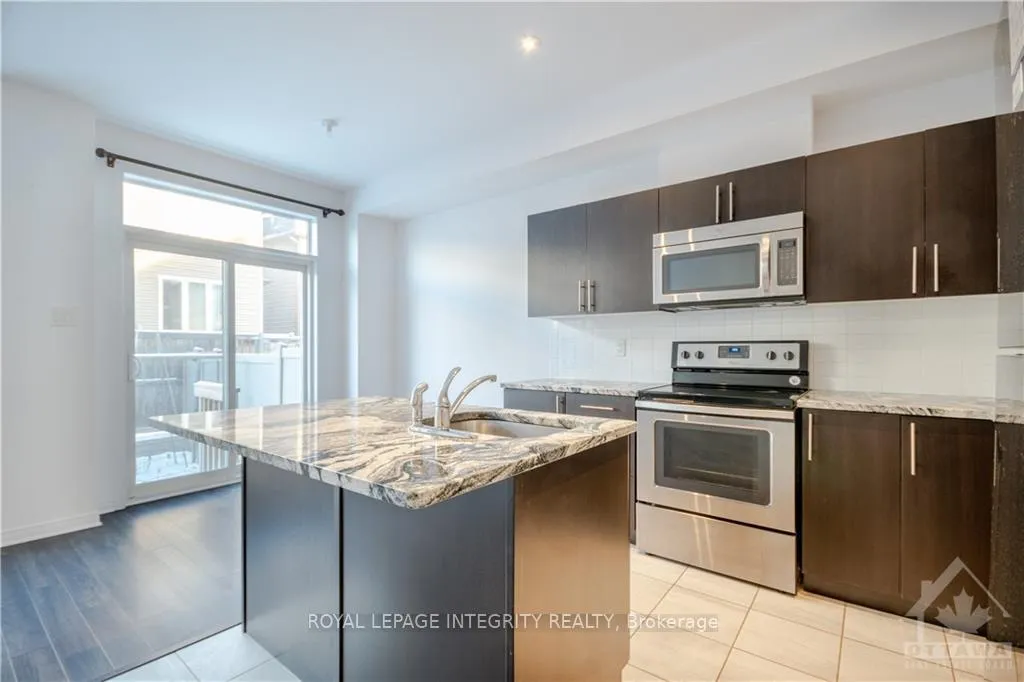 Photo 5 of 190 Camden Private, Ottawa, Barrhaven - Cedargrove/Fraserdale — HOMEH
