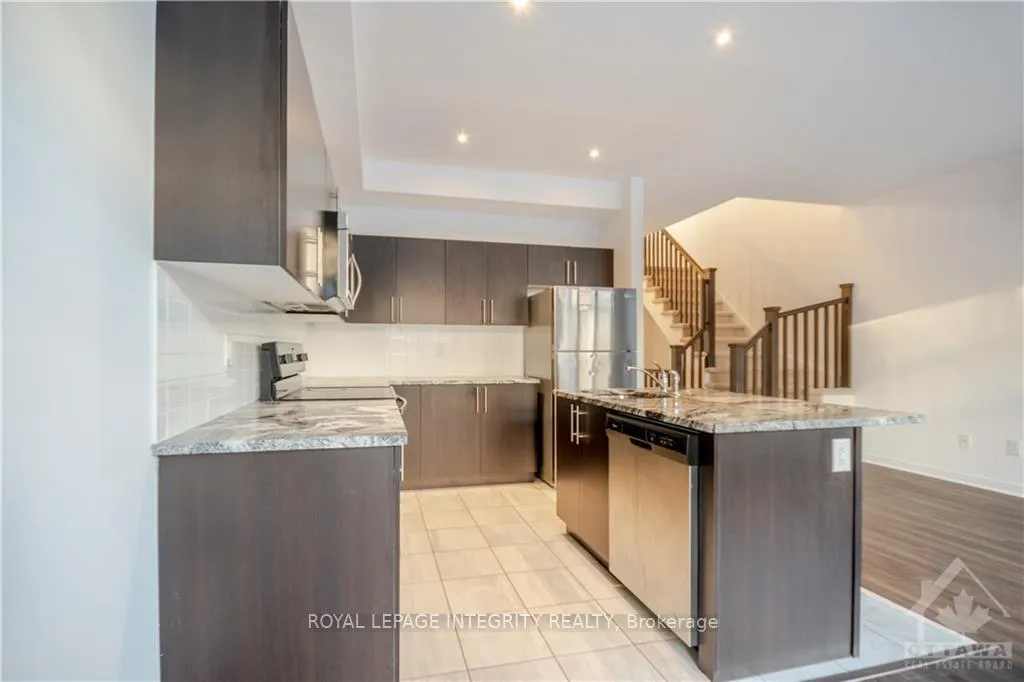 Photo 7 of 190 Camden Private, Ottawa, Barrhaven - Cedargrove/Fraserdale — HOMEH