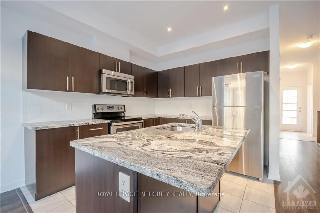 Photo 8 of 190 Camden Private, Ottawa, Barrhaven - Cedargrove/Fraserdale — HOMEH