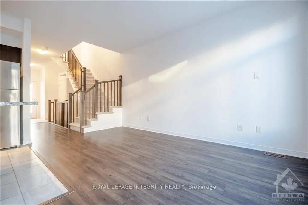 Photo 9 of 190 Camden Private, Ottawa, Barrhaven - Cedargrove/Fraserdale — HOMEH