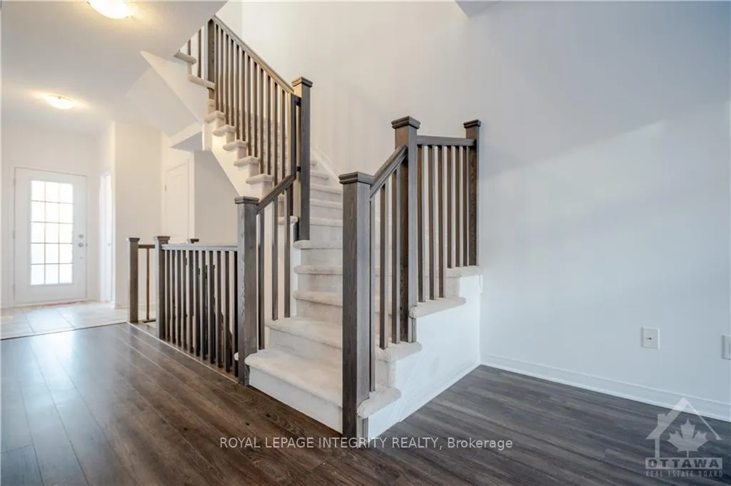 Photo 11 of 190 Camden Private, Ottawa, Barrhaven - Cedargrove/Fraserdale — HOMEH