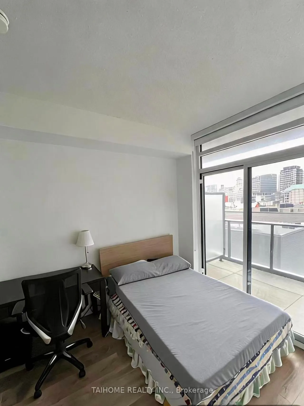 Photo 8 of Unit 1203, 38 Widmer Street, Toronto, Waterfront Communities — HOMEH