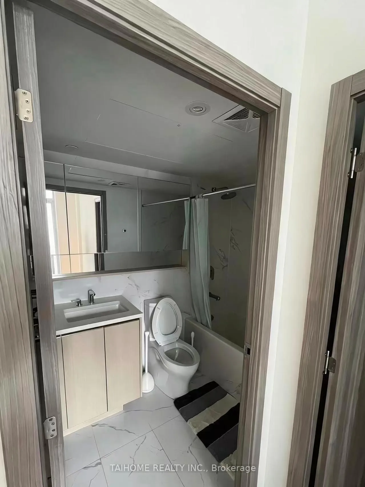 Photo 12 of Unit 1203, 38 Widmer Street, Toronto, Waterfront Communities — HOMEH