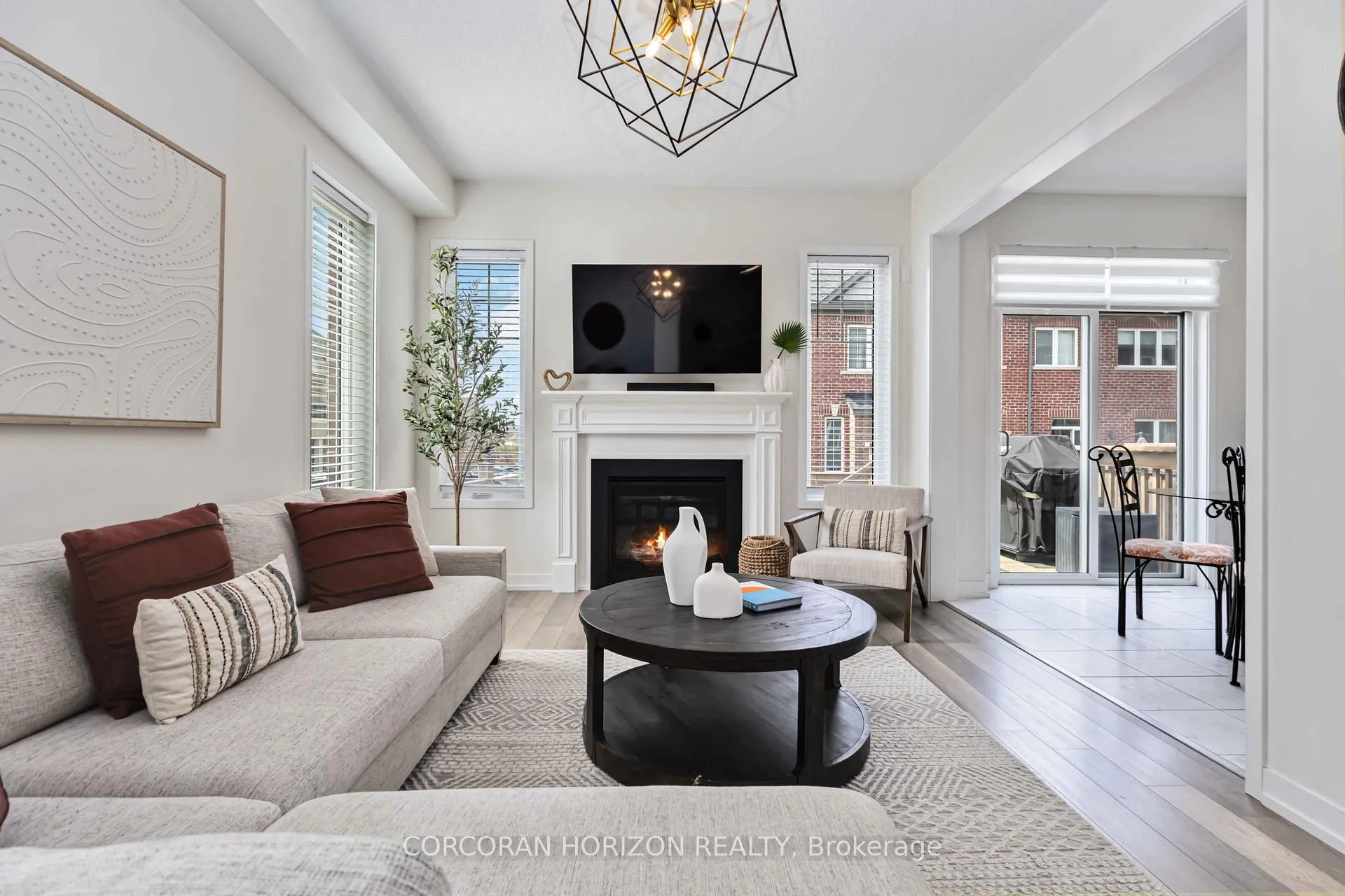 Photo 8 of 81 Dundonald Trail, Newmarket, Glenway Estates — HOMEH