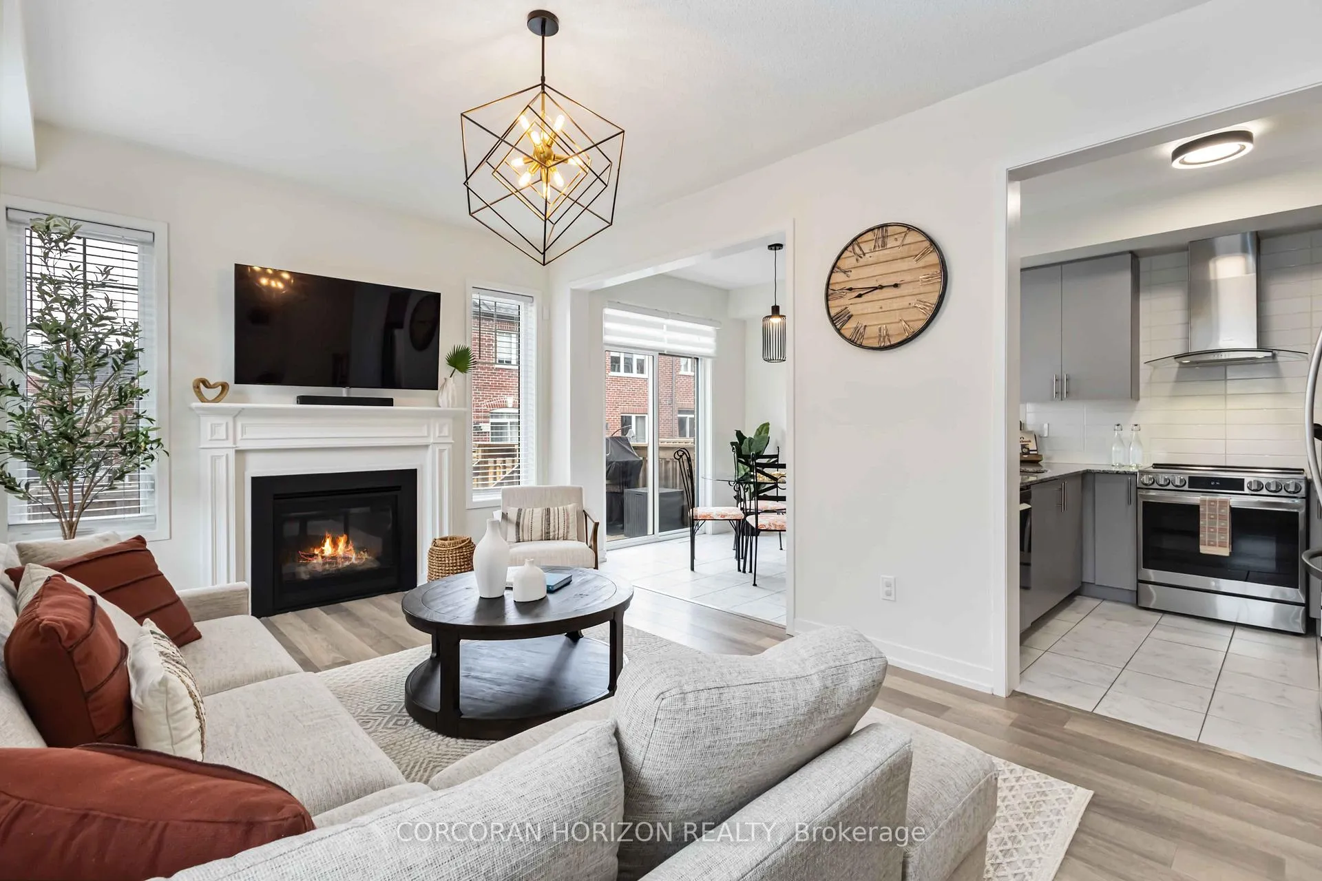 Photo 9 of 81 Dundonald Trail, Newmarket, Glenway Estates — HOMEH