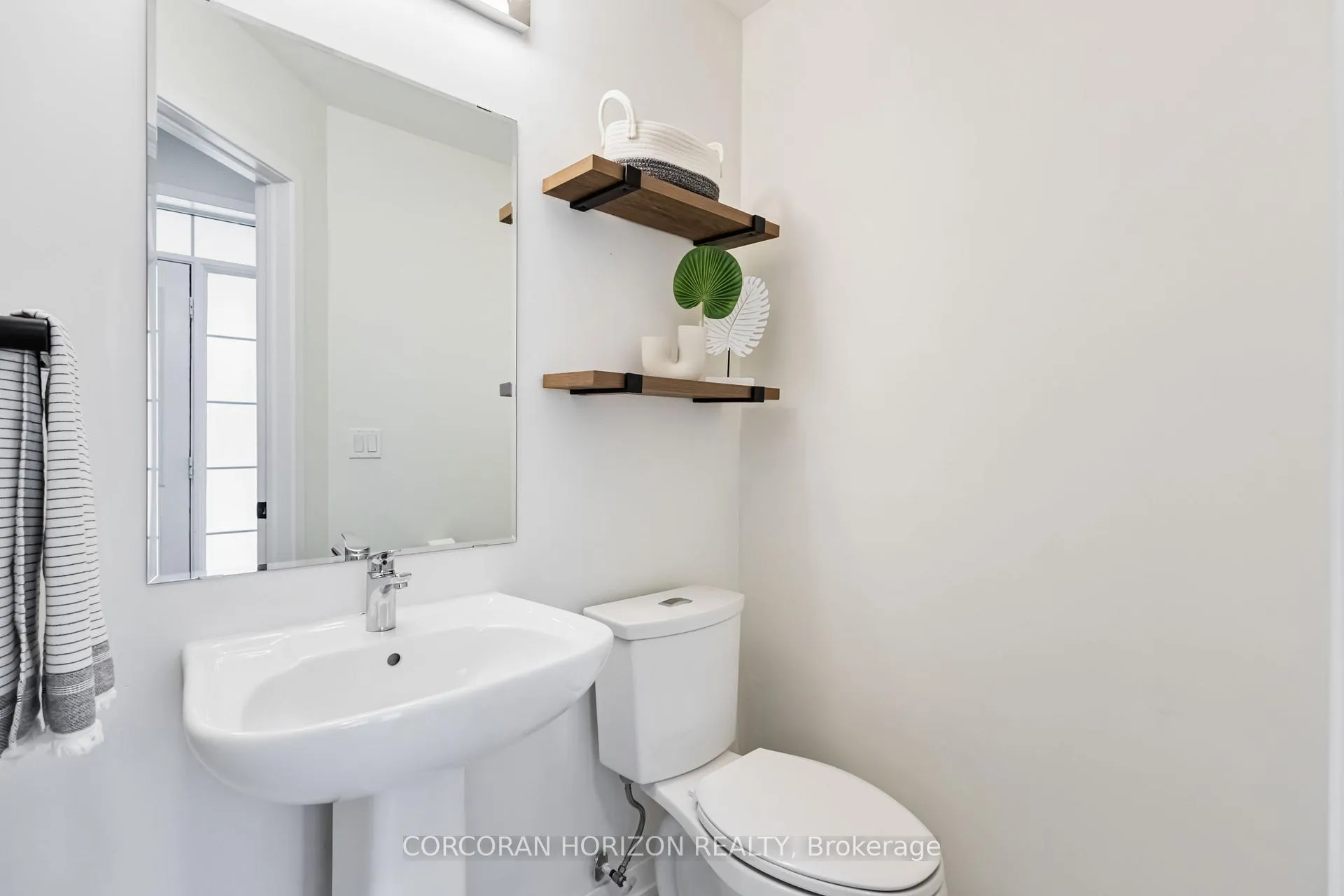 Photo 20 of 81 Dundonald Trail, Newmarket, Glenway Estates — HOMEH