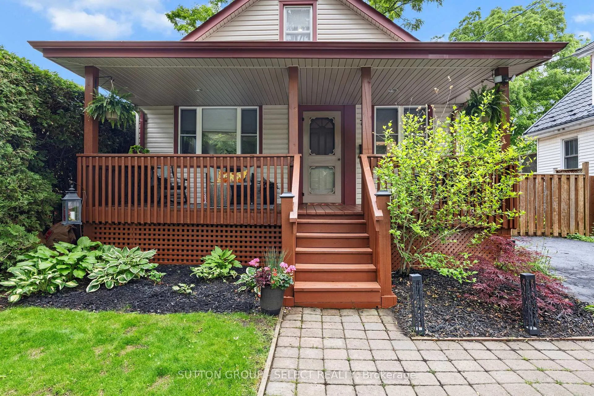 Photo 1 of 72 Emery Street E, London, South F — HOMEH