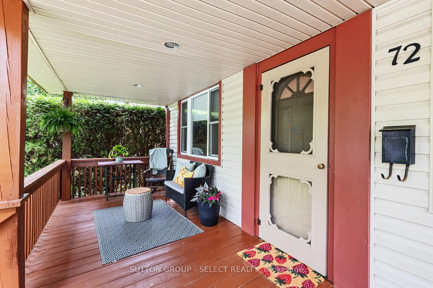 Photo 3 of 72 Emery Street E, London, South F — HOMEH