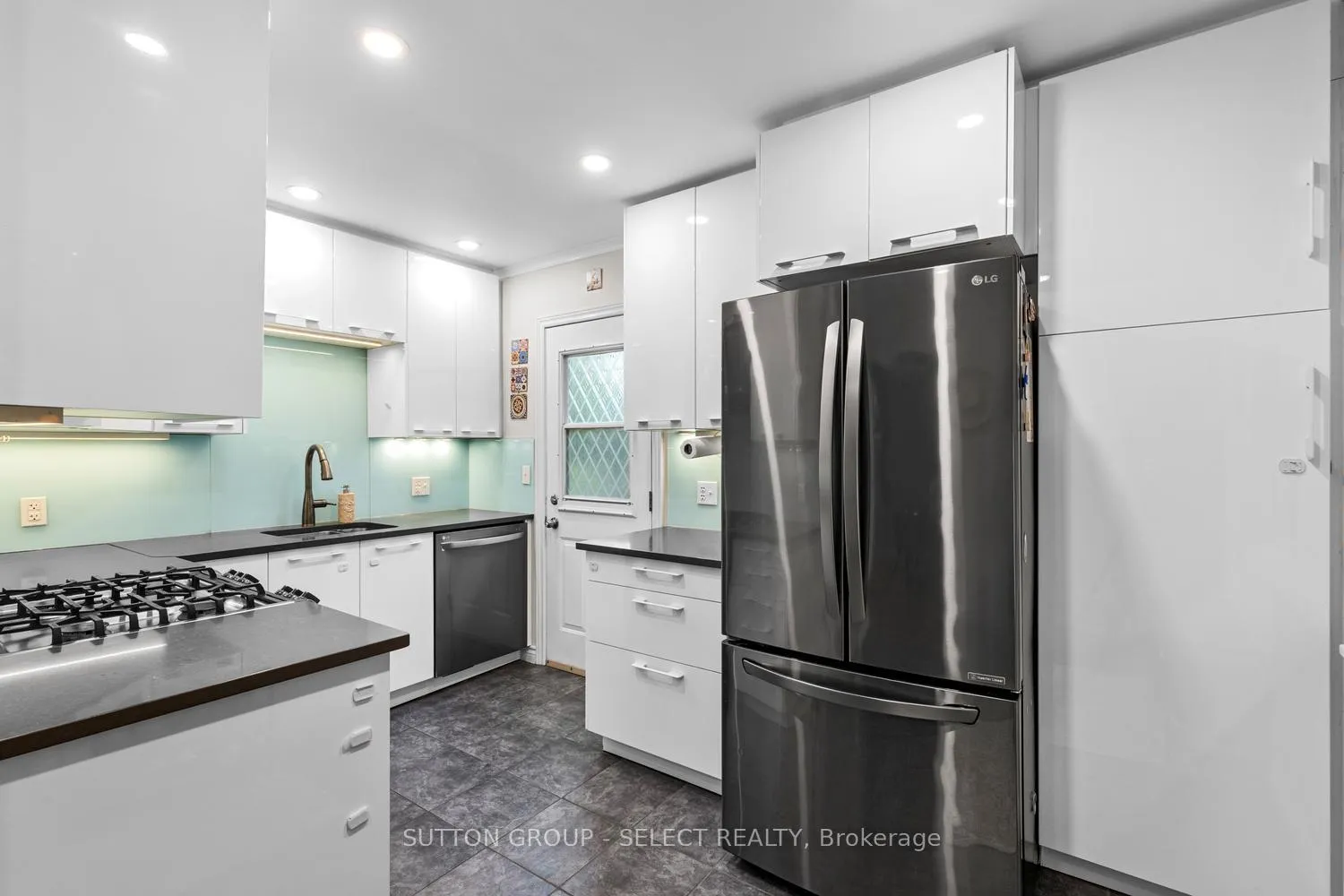 Photo 6 of 72 Emery Street E, London, South F — HOMEH