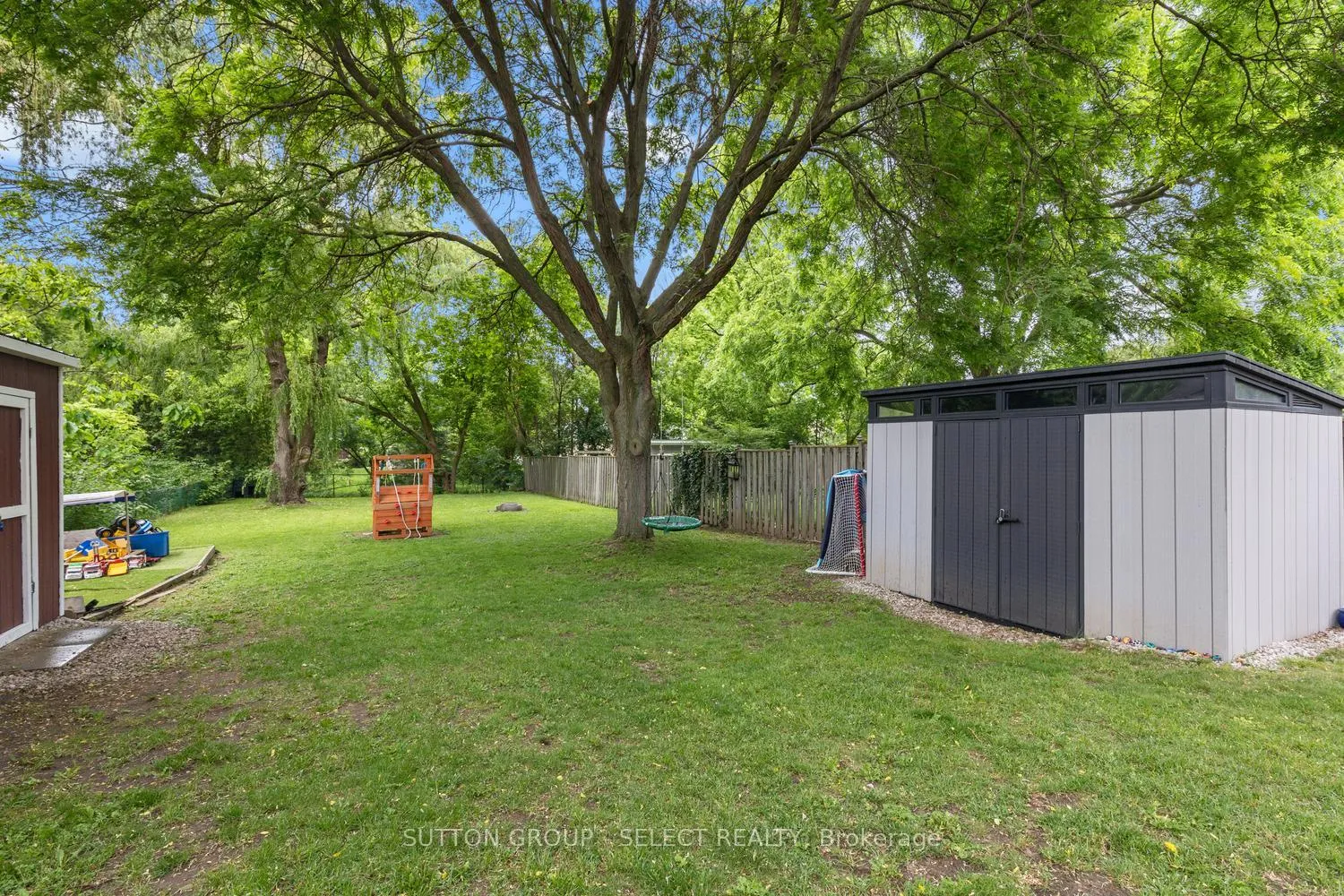 Photo 43 of 72 Emery Street E, London, South F — HOMEH