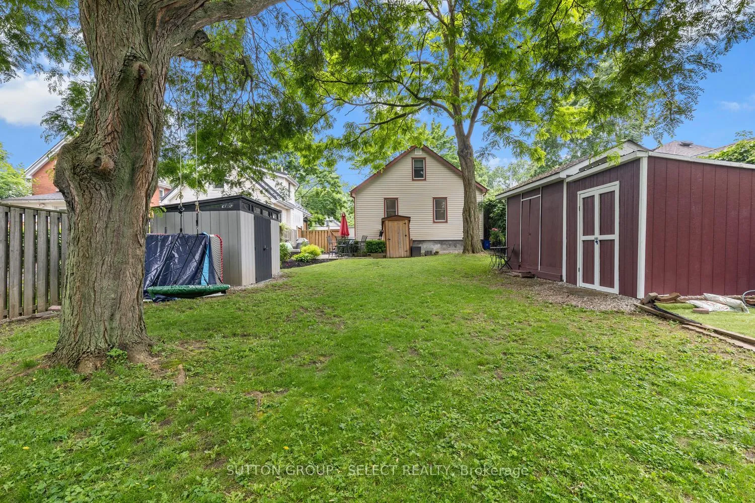 Photo 44 of 72 Emery Street E, London, South F — HOMEH