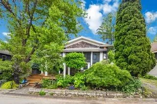 Photo 3 of 11 Peel Street, St. Catharines, Port Dalhousie — HOMEH