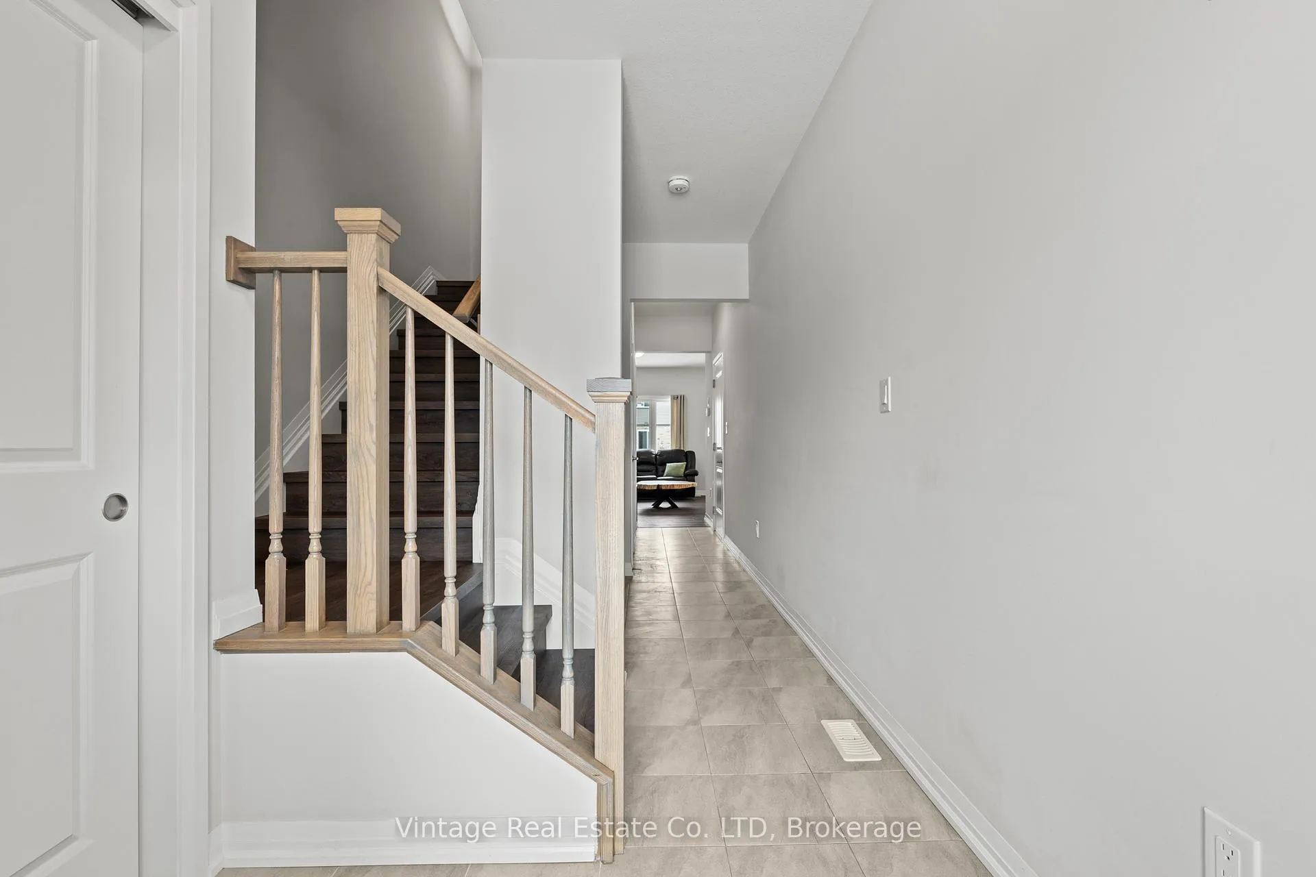 Photo 3 of 46 Samuel Avenue, Pelham, Fonthill — HOMEH