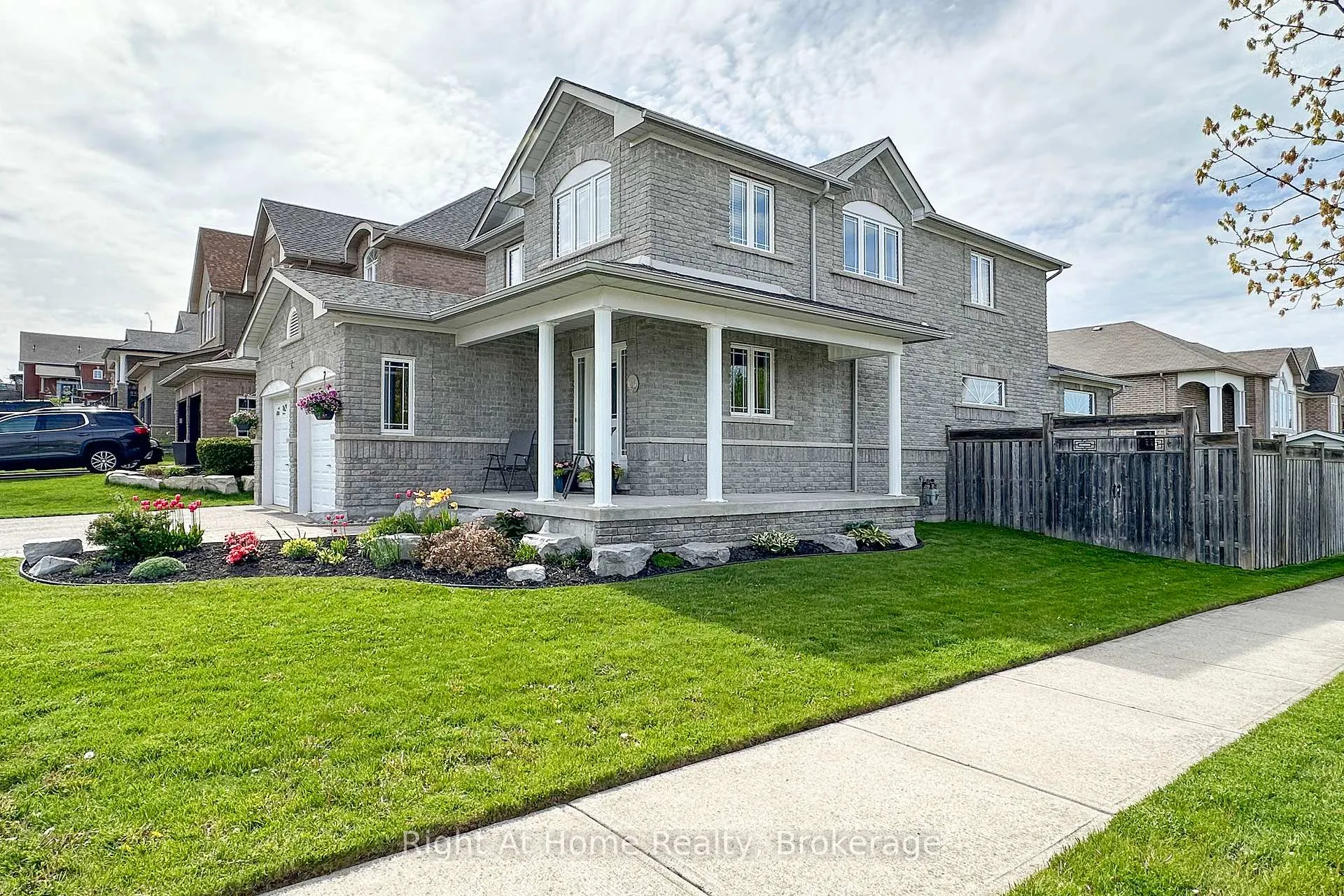 Photo 3 of 2 Cousins Street, Clarington, Courtice — HOMEH