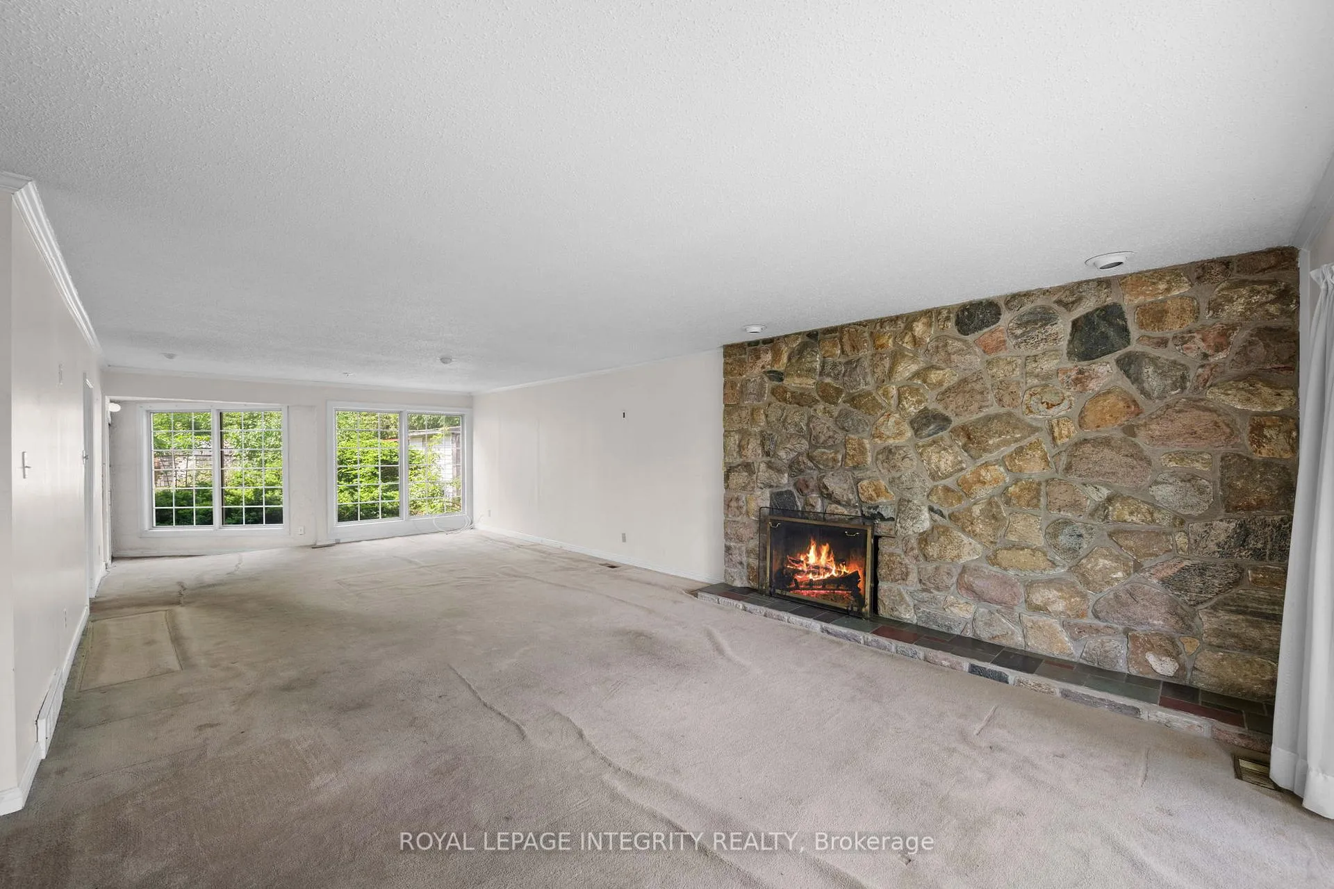 Photo 3 of 39 Mohawk Crescent, Ottawa, Bruce Farm/Graham Park/Qualicum/Bellands — HOMEH