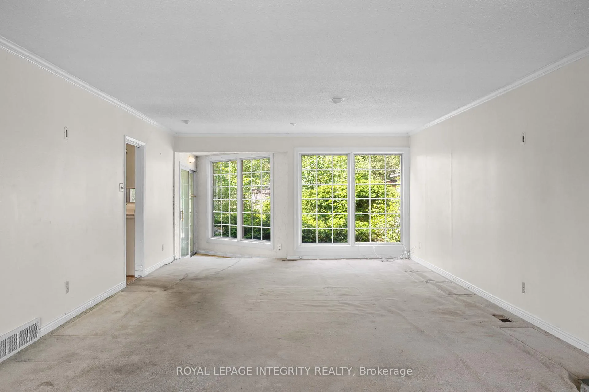 Photo 5 of 39 Mohawk Crescent, Ottawa, Bruce Farm/Graham Park/Qualicum/Bellands — HOMEH