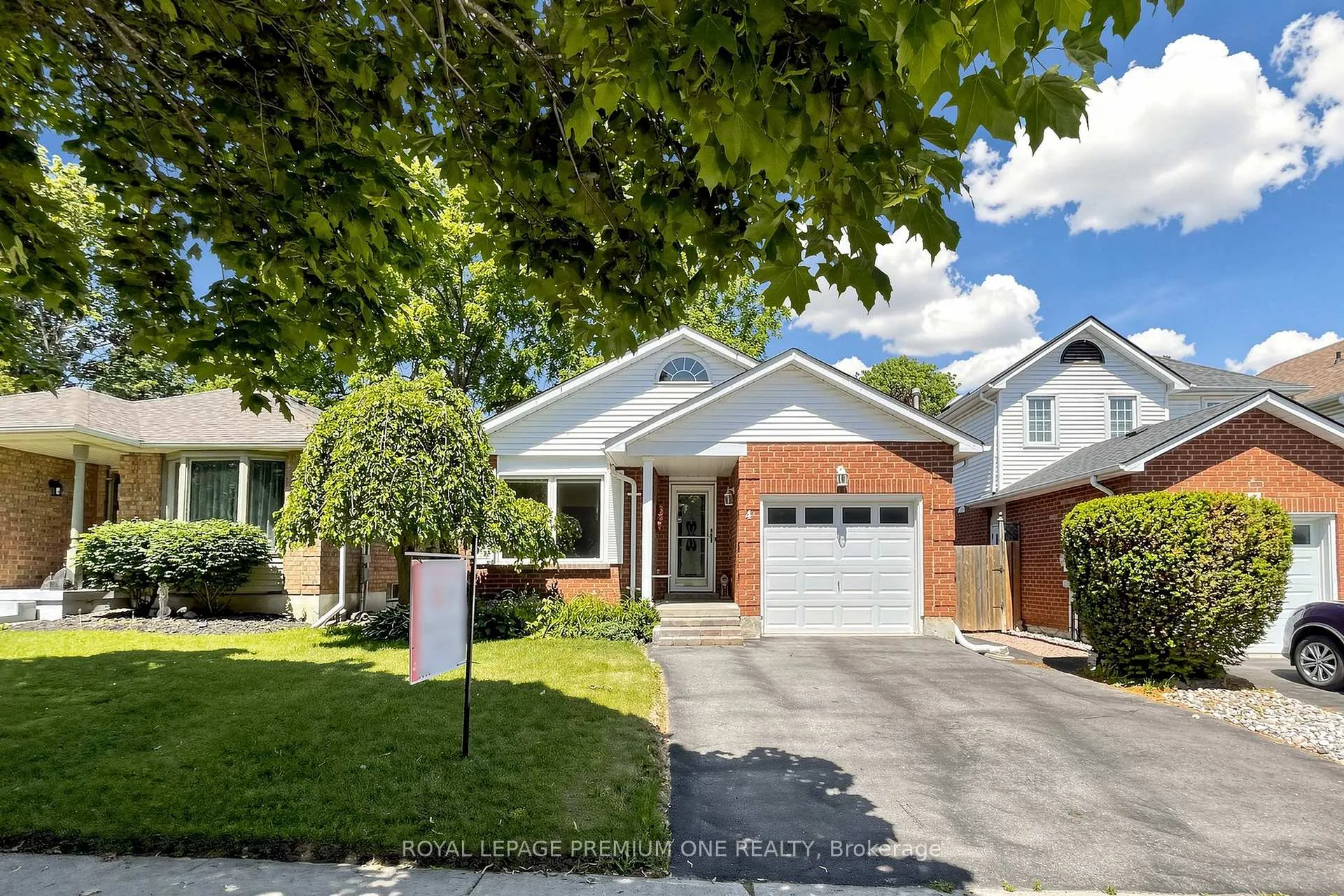Photo 1 of 4 Prout Drive, Clarington, Bowmanville — HOMEH