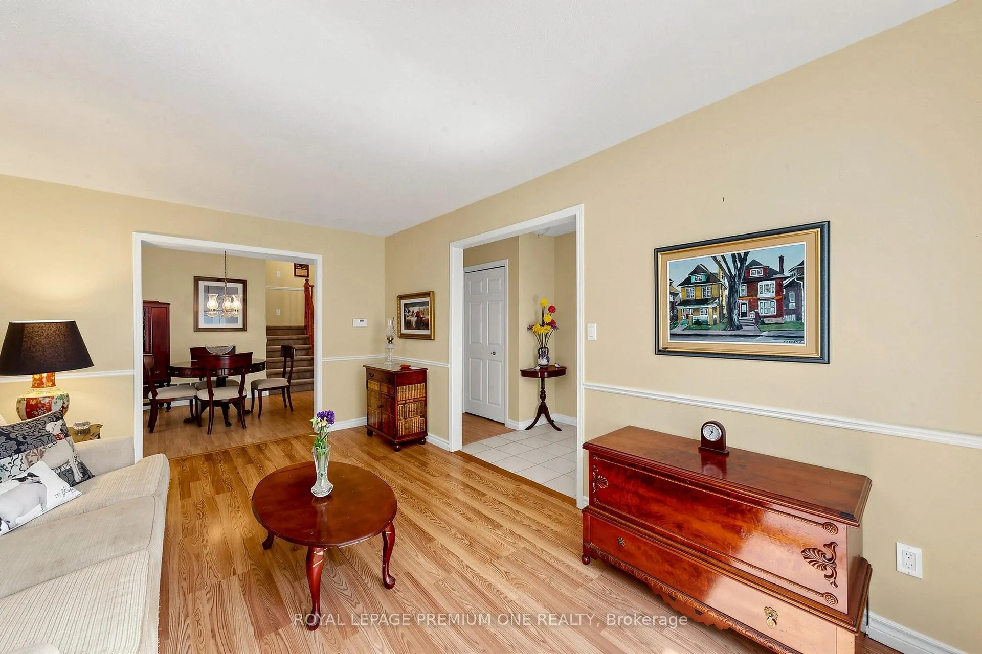 Photo 5 of 4 Prout Drive, Clarington, Bowmanville — HOMEH