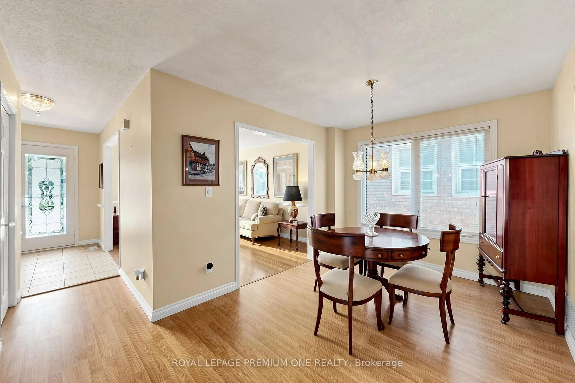 Photo 6 of 4 Prout Drive, Clarington, Bowmanville — HOMEH