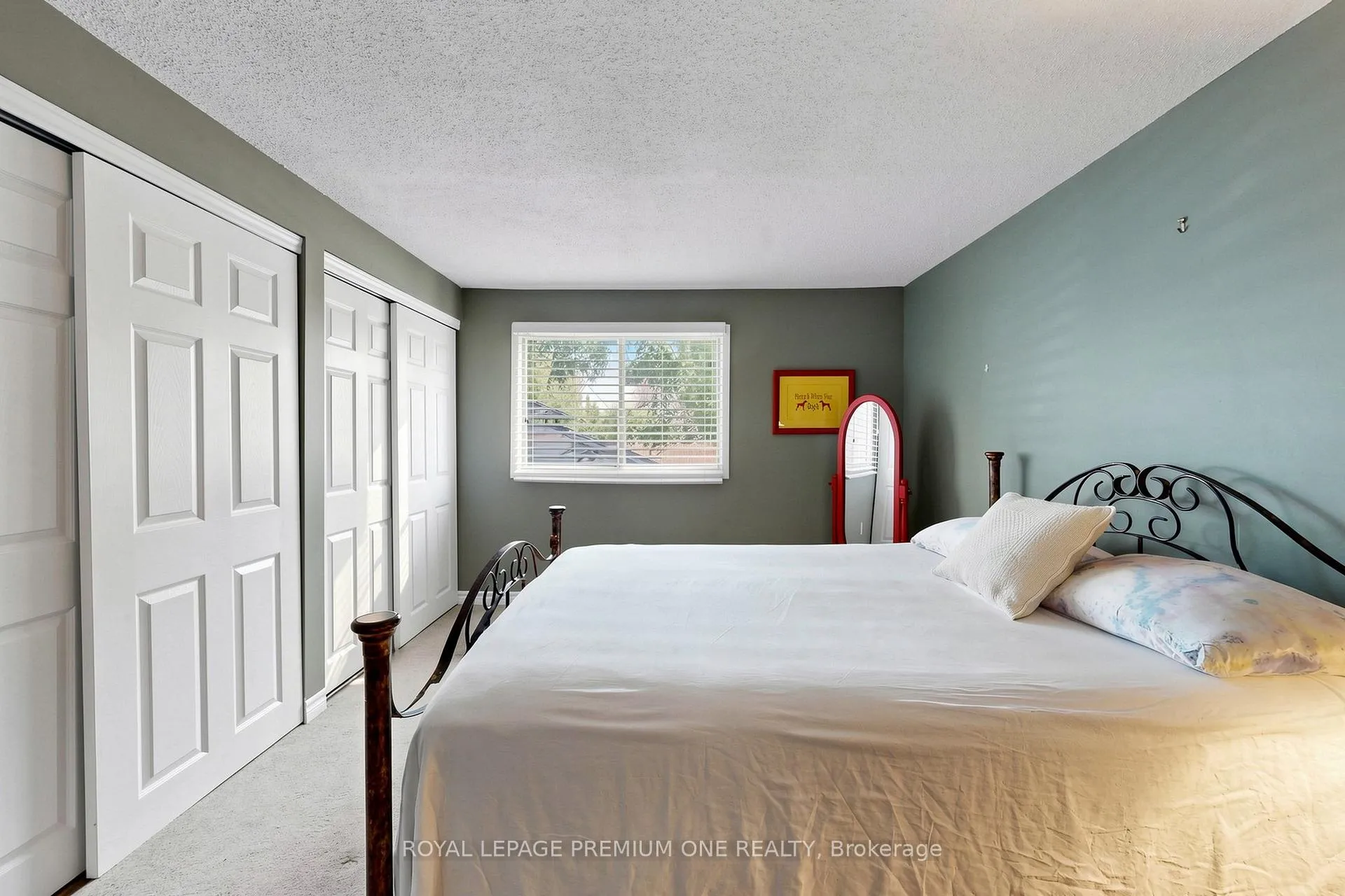Photo 10 of 4 Prout Drive, Clarington, Bowmanville — HOMEH