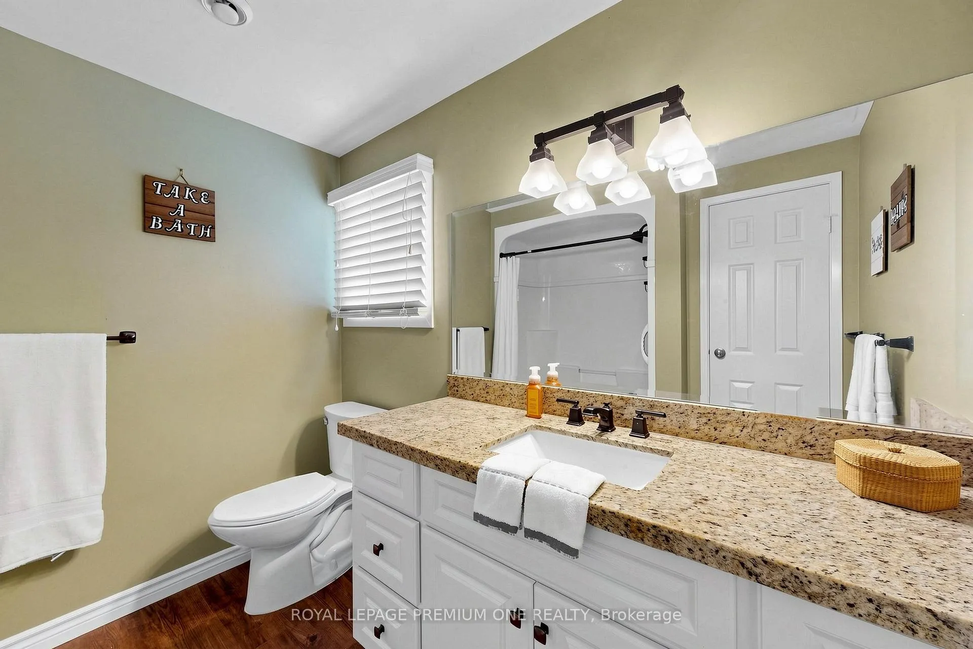 Photo 14 of 4 Prout Drive, Clarington, Bowmanville — HOMEH