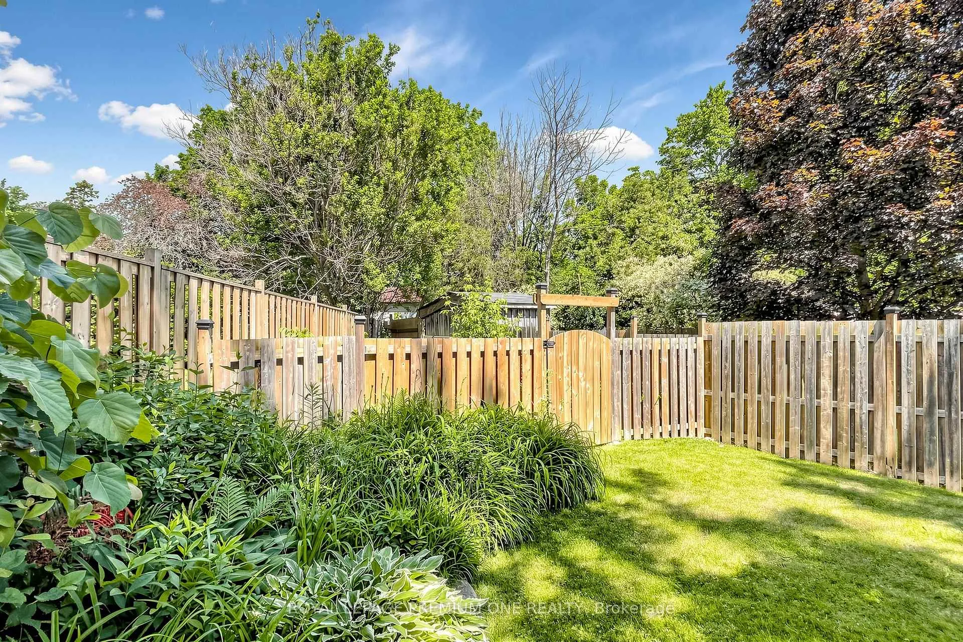 Photo 26 of 4 Prout Drive, Clarington, Bowmanville — HOMEH
