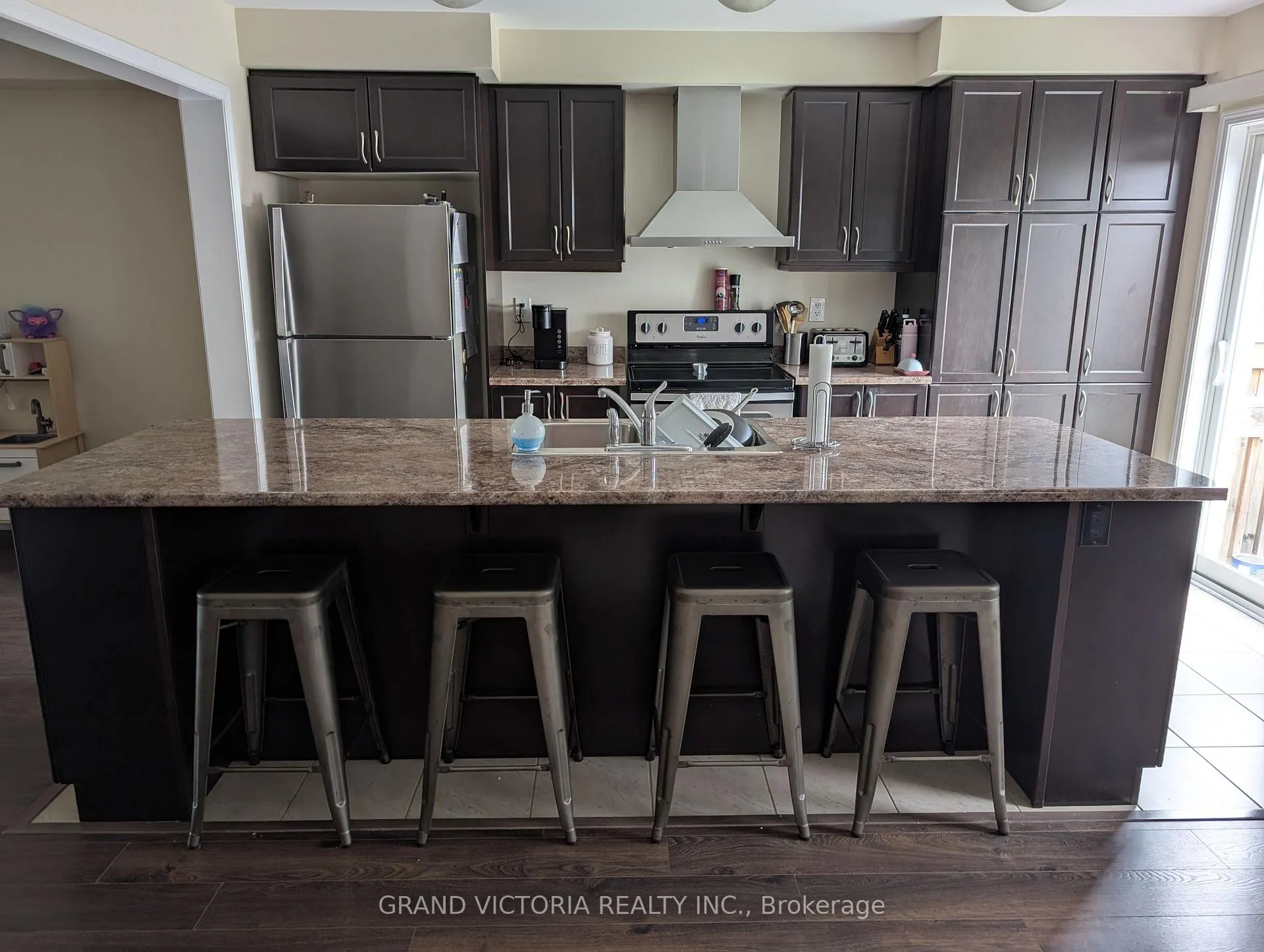 Photo 7 of 100 Mcmonies Drive, Hamilton, Waterdown — HOMEH