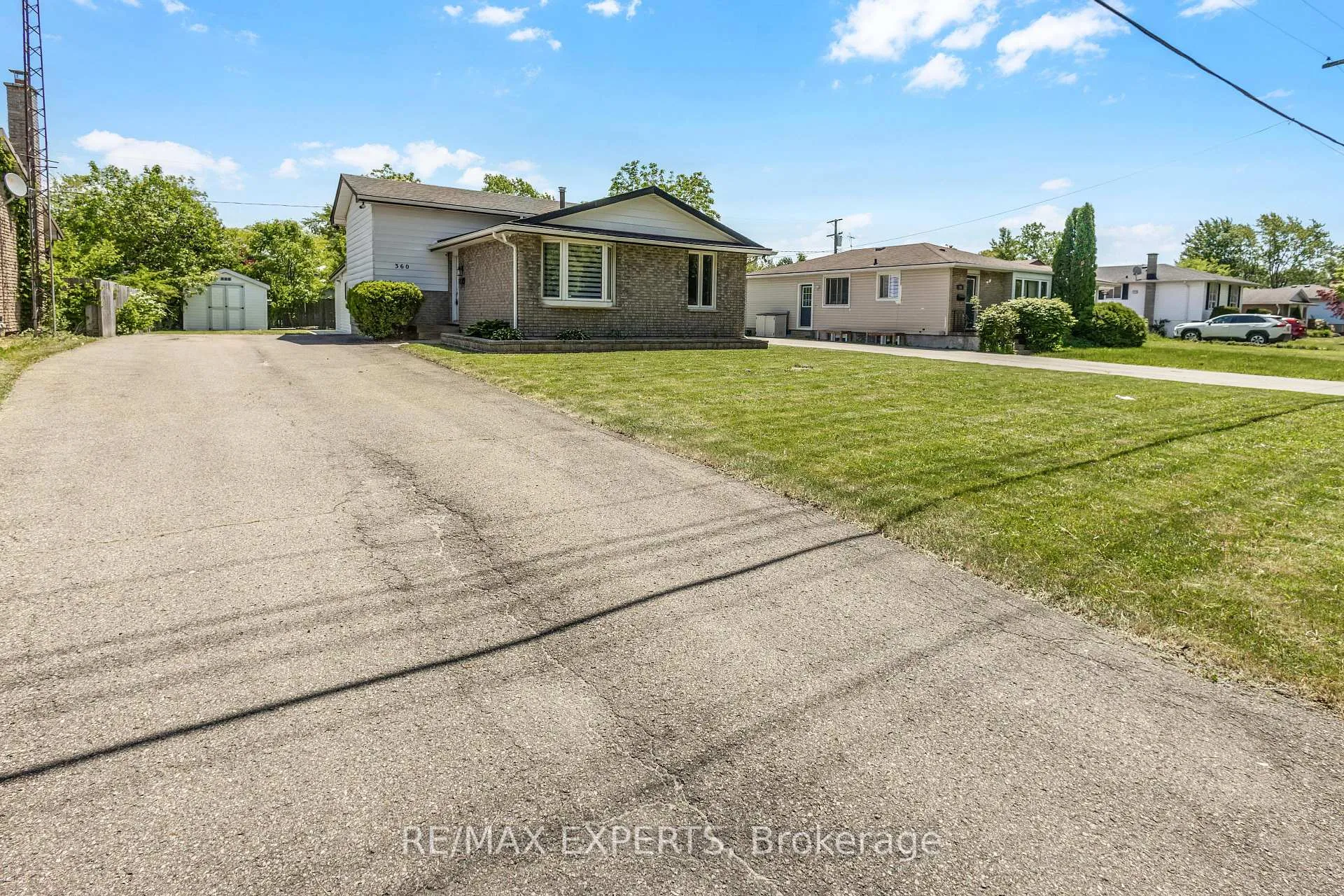 Photo 2 of 360 First Avenue, Welland, N. Welland — HOMEH