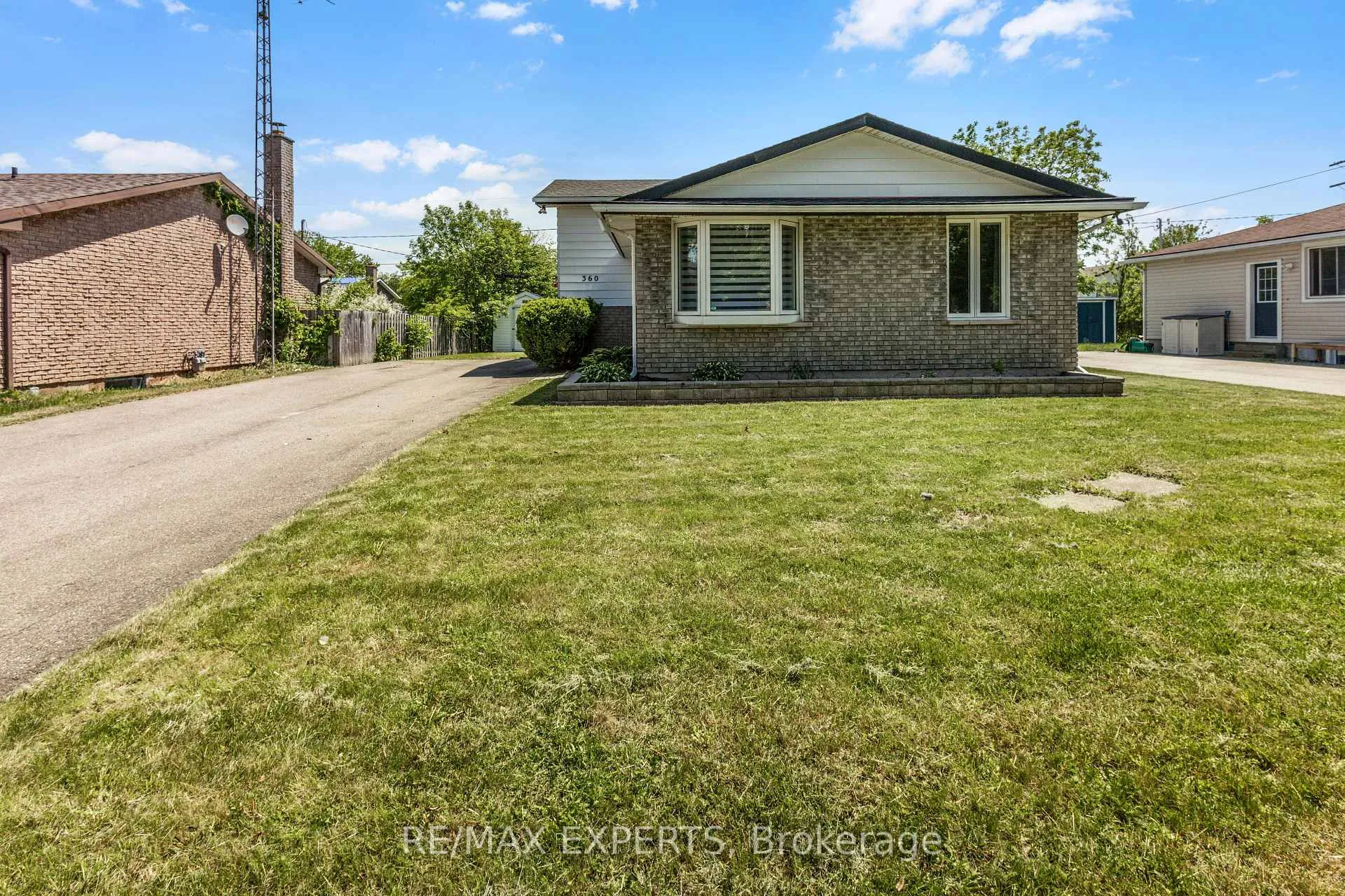 Photo 3 of 360 First Avenue, Welland, N. Welland — HOMEH
