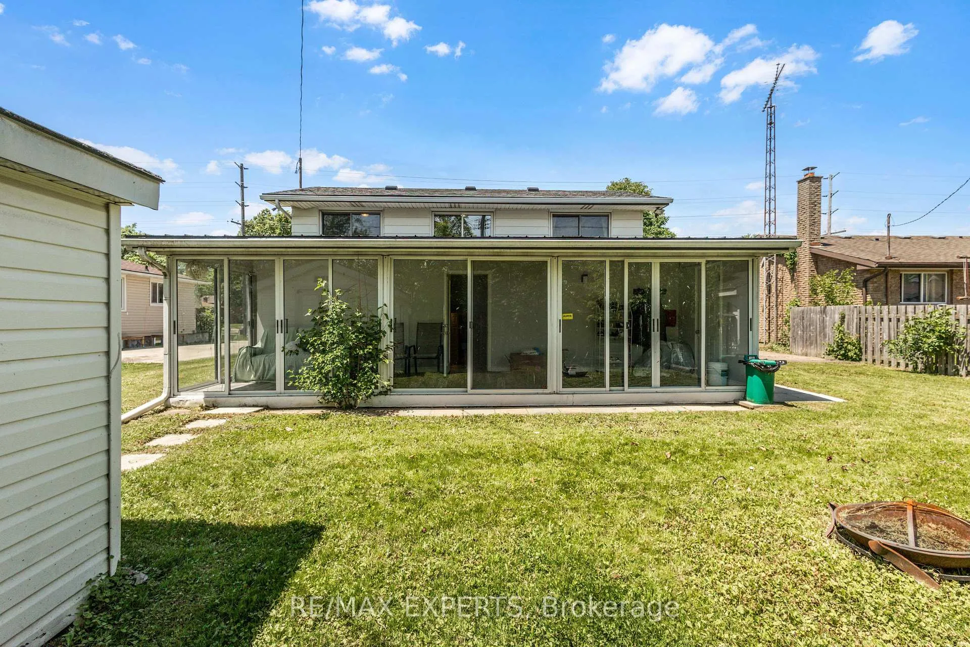 Photo 4 of 360 First Avenue, Welland, N. Welland — HOMEH