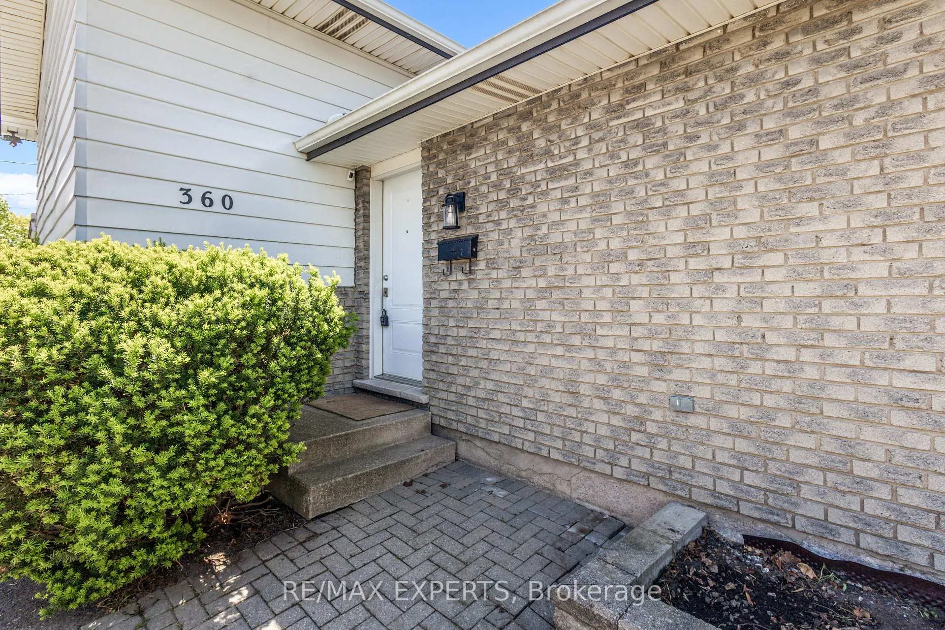 Photo 5 of 360 First Avenue, Welland, N. Welland — HOMEH