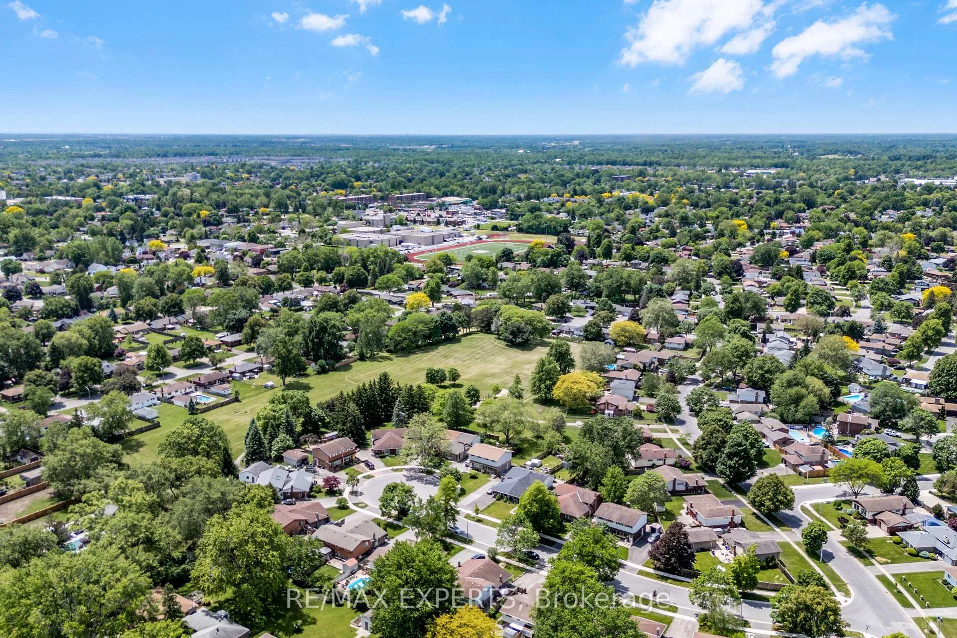 Photo 40 of 360 First Avenue, Welland, N. Welland — HOMEH
