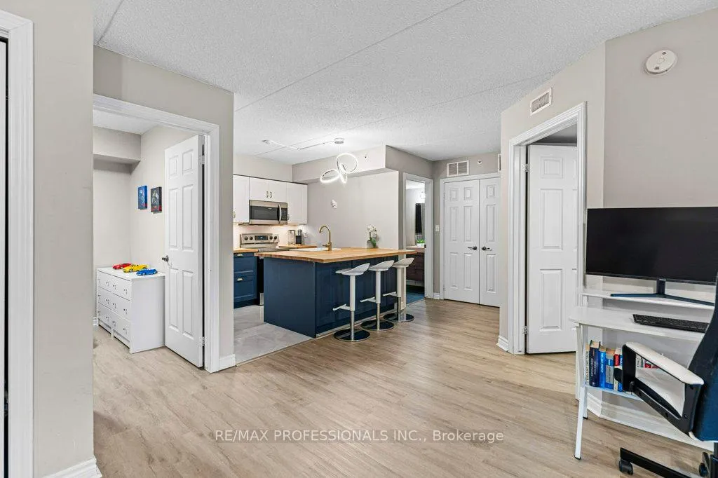 Photo 10 of Unit 106, 2055 Appleby Line, Burlington, Uptown — HOMEH