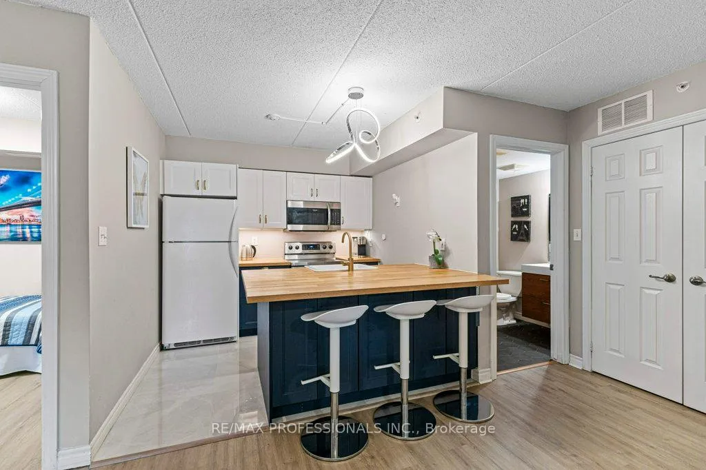 Photo 11 of Unit 106, 2055 Appleby Line, Burlington, Uptown — HOMEH