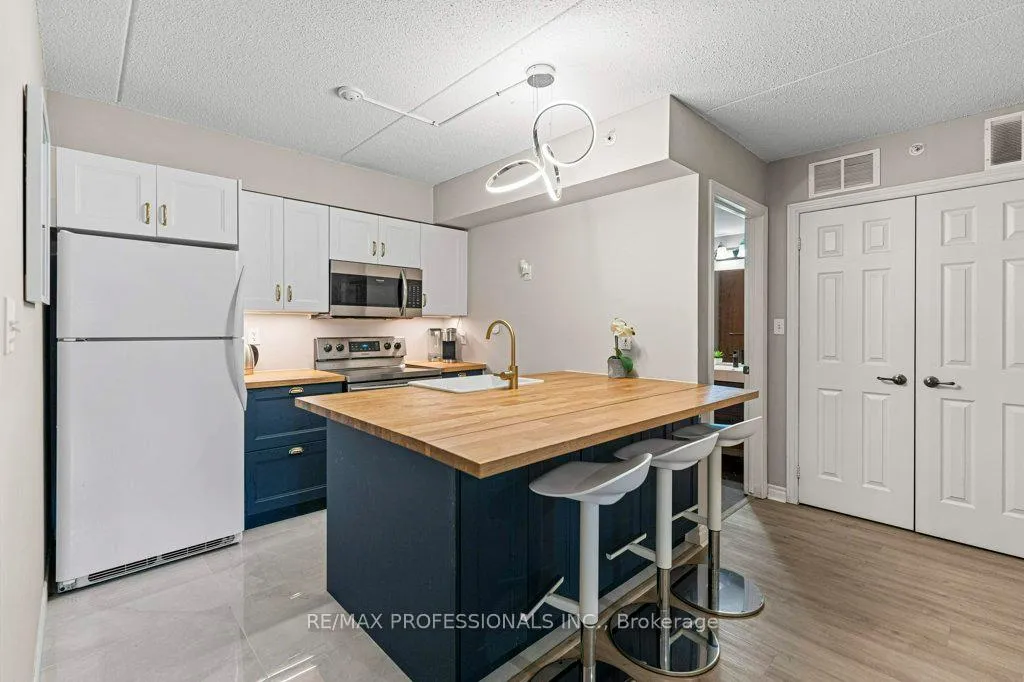 Photo 12 of Unit 106, 2055 Appleby Line, Burlington, Uptown — HOMEH
