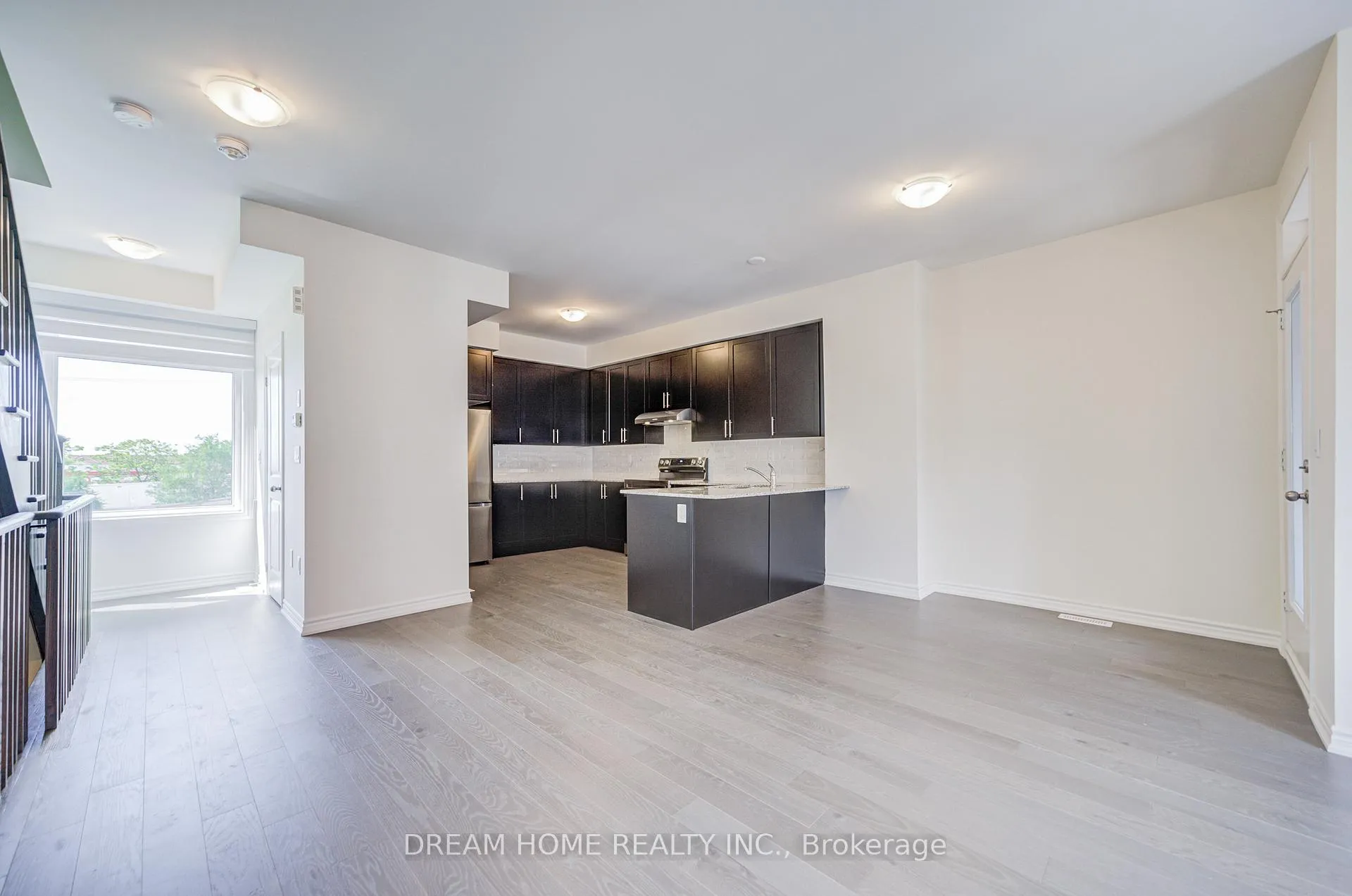 Photo 5 of 19 Coppini Lane, Ajax, South East — HOMEH
