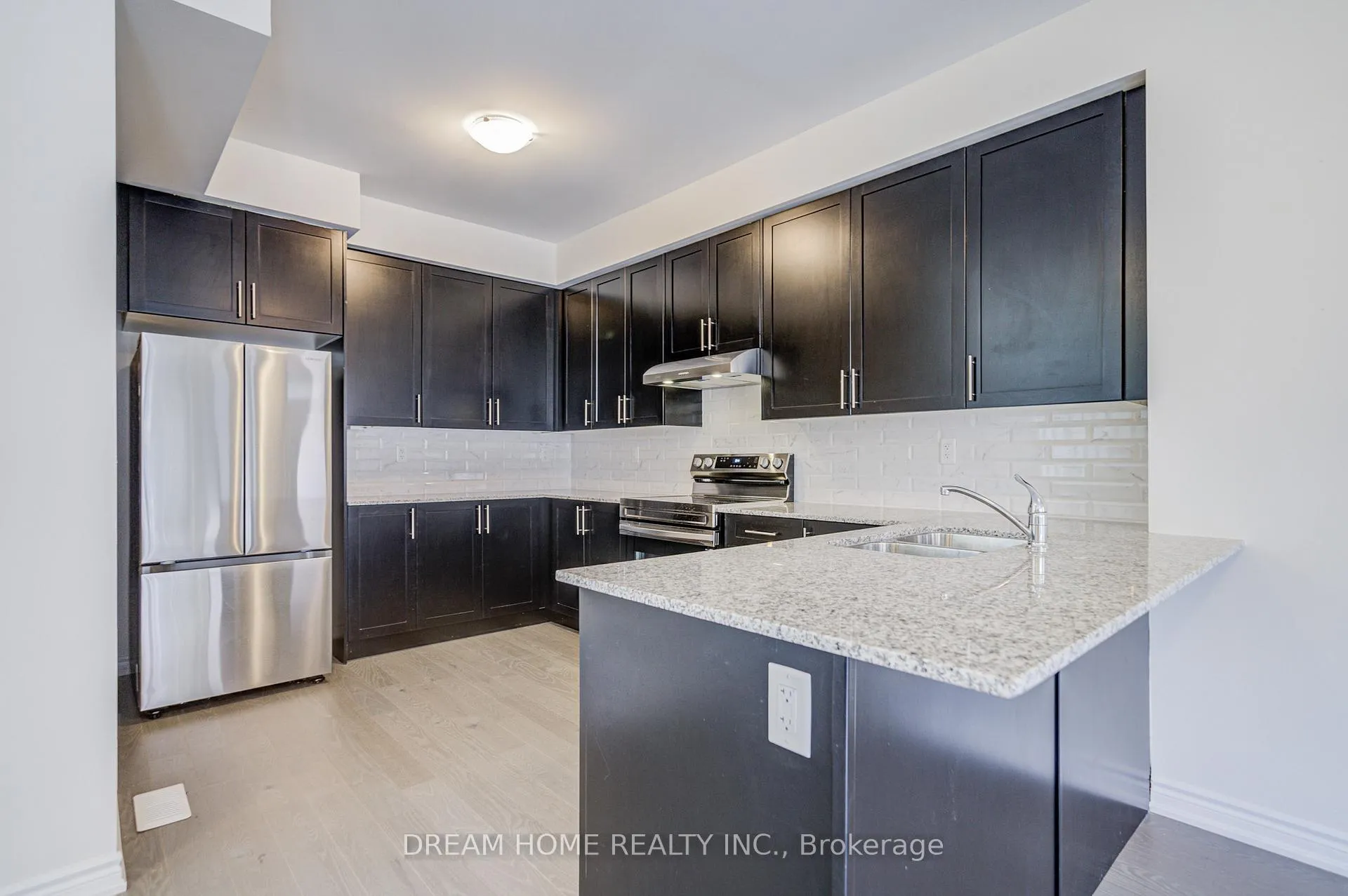 Photo 7 of 19 Coppini Lane, Ajax, South East — HOMEH