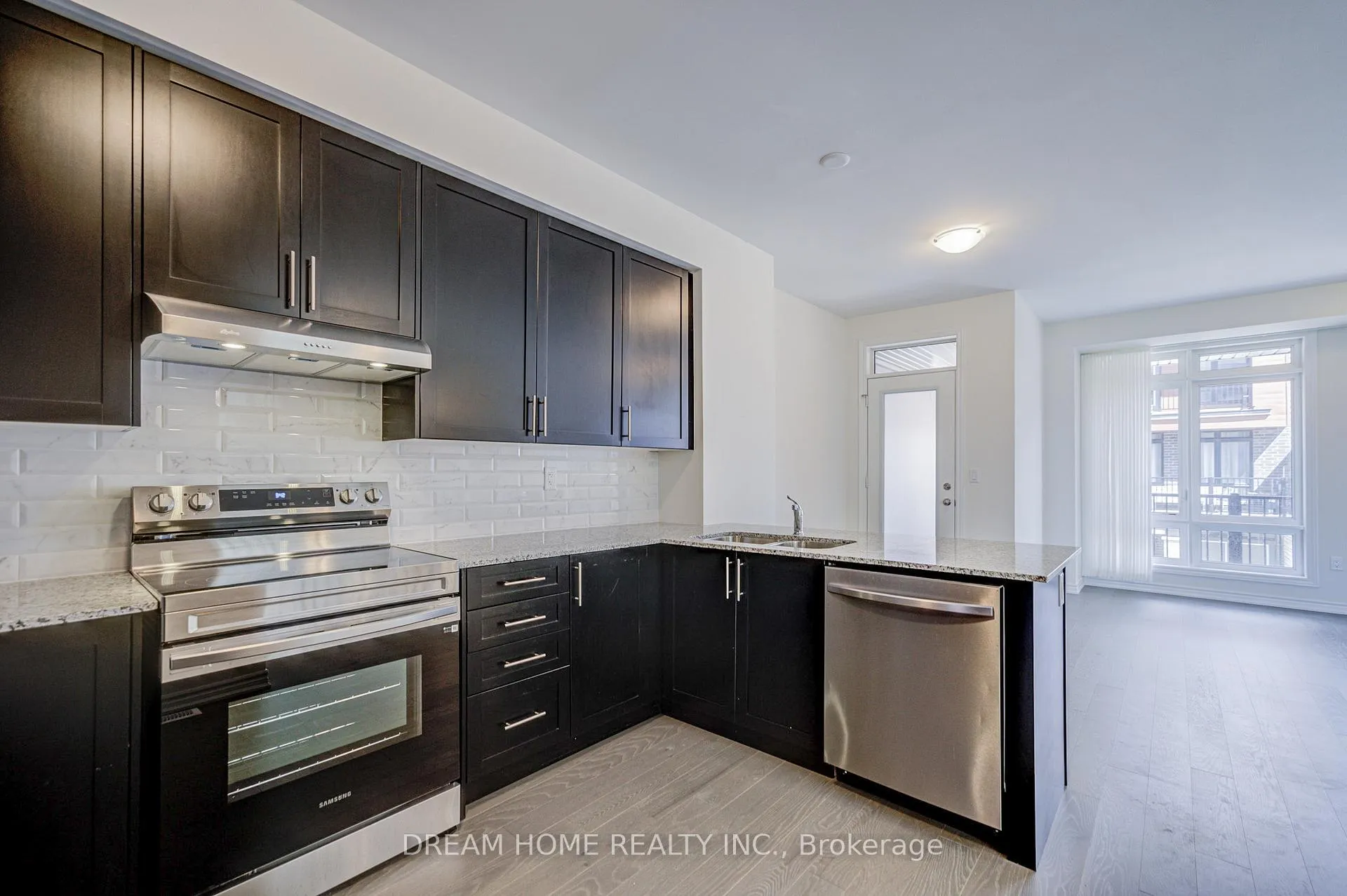 Photo 9 of 19 Coppini Lane, Ajax, South East — HOMEH