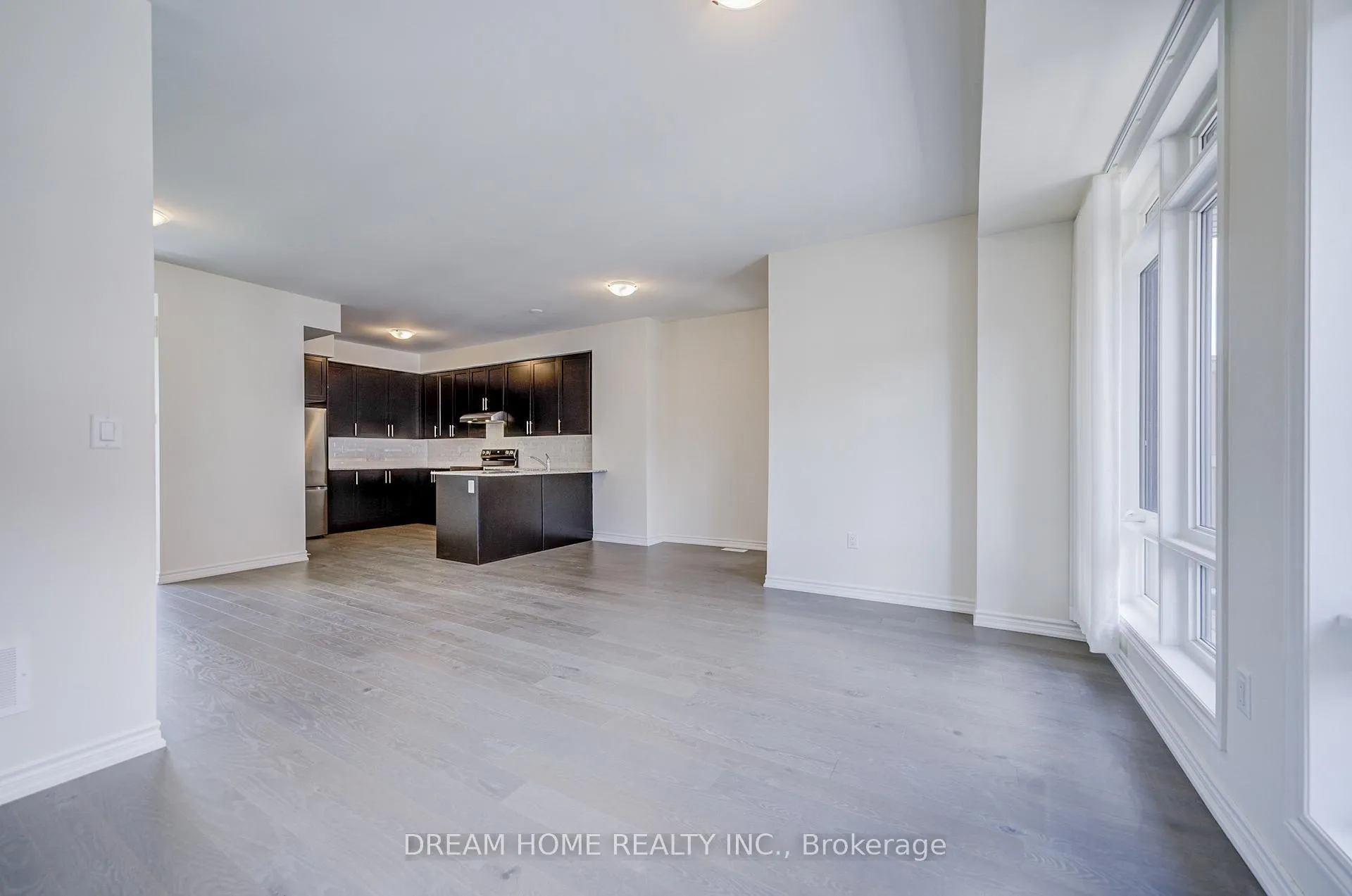 Photo 13 of 19 Coppini Lane, Ajax, South East — HOMEH