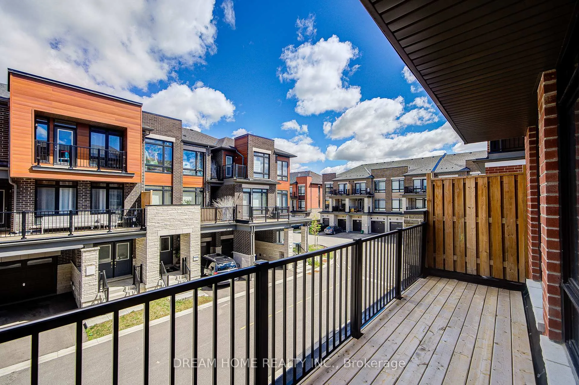 Photo 14 of 19 Coppini Lane, Ajax, South East — HOMEH