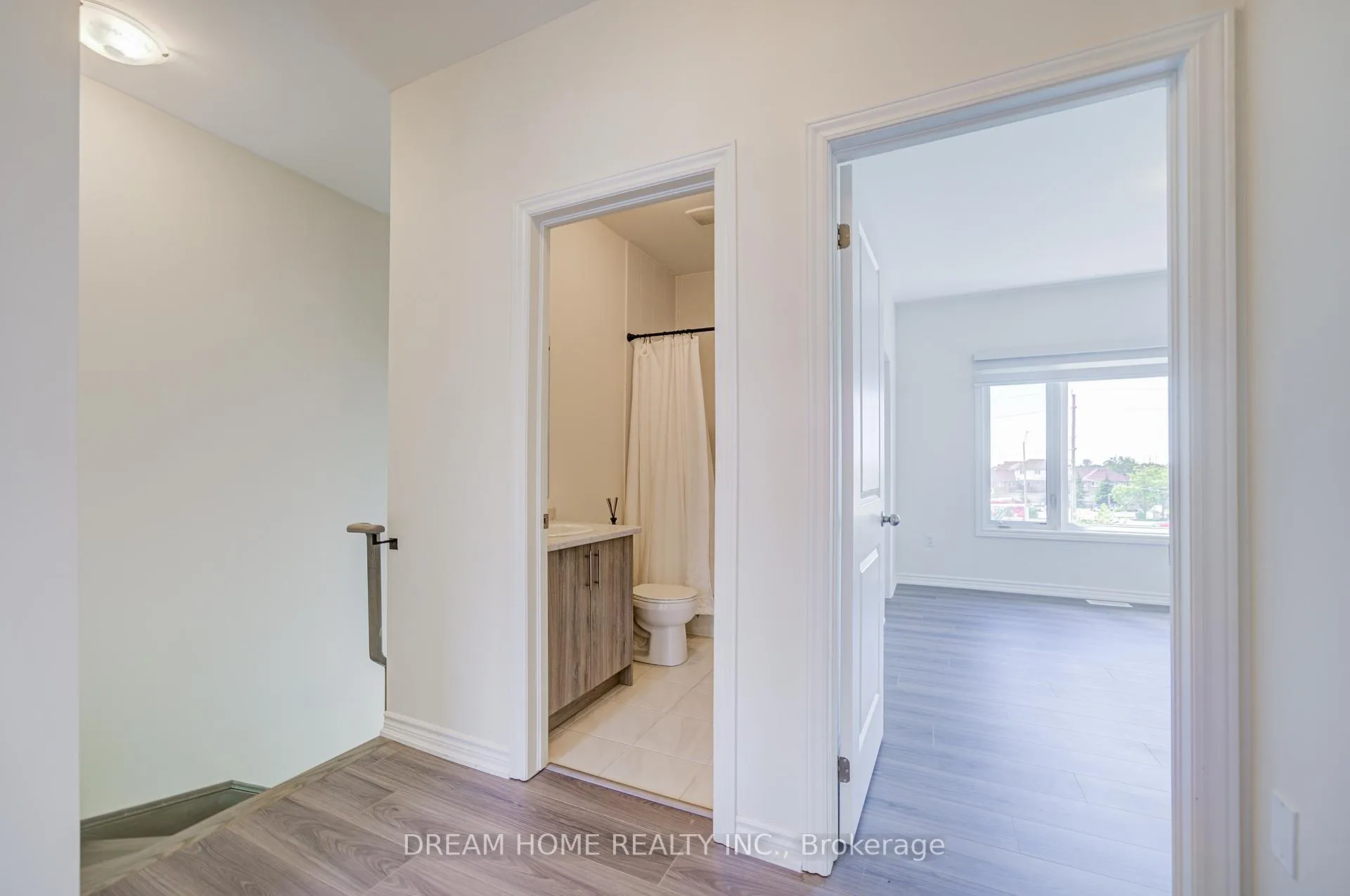 Photo 18 of 19 Coppini Lane, Ajax, South East — HOMEH
