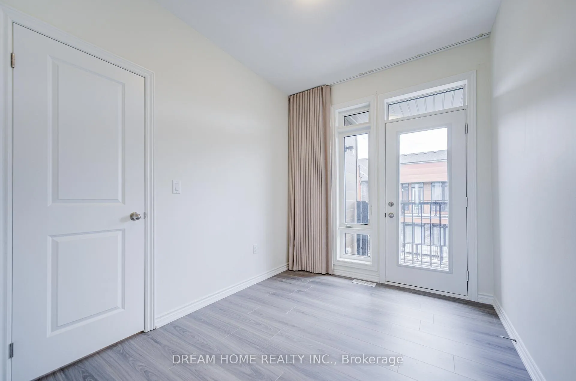 Photo 25 of 19 Coppini Lane, Ajax, South East — HOMEH