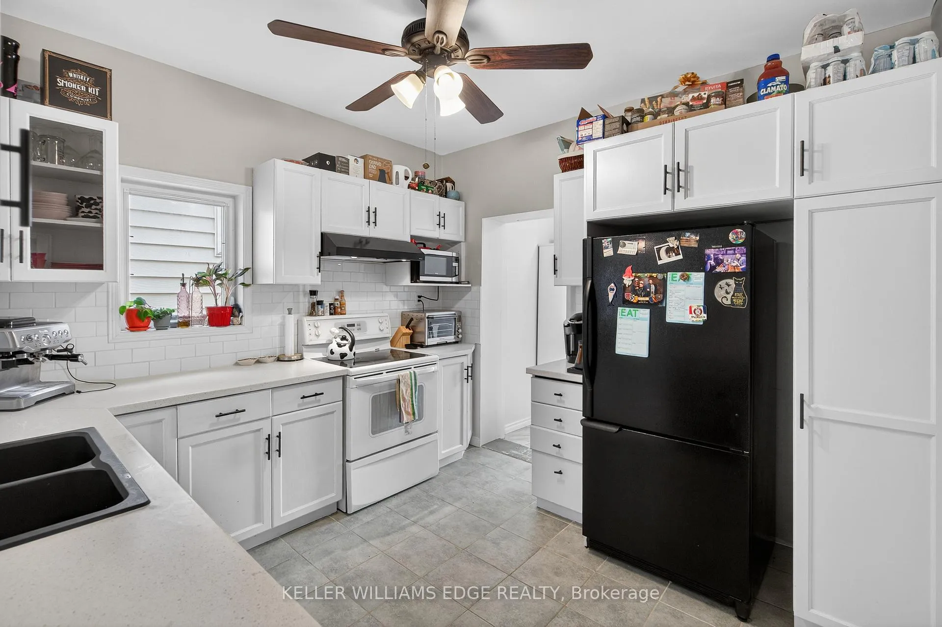 Photo 10 of 209 Glendale Avenue N, Hamilton, Crown Point — HOMEH
