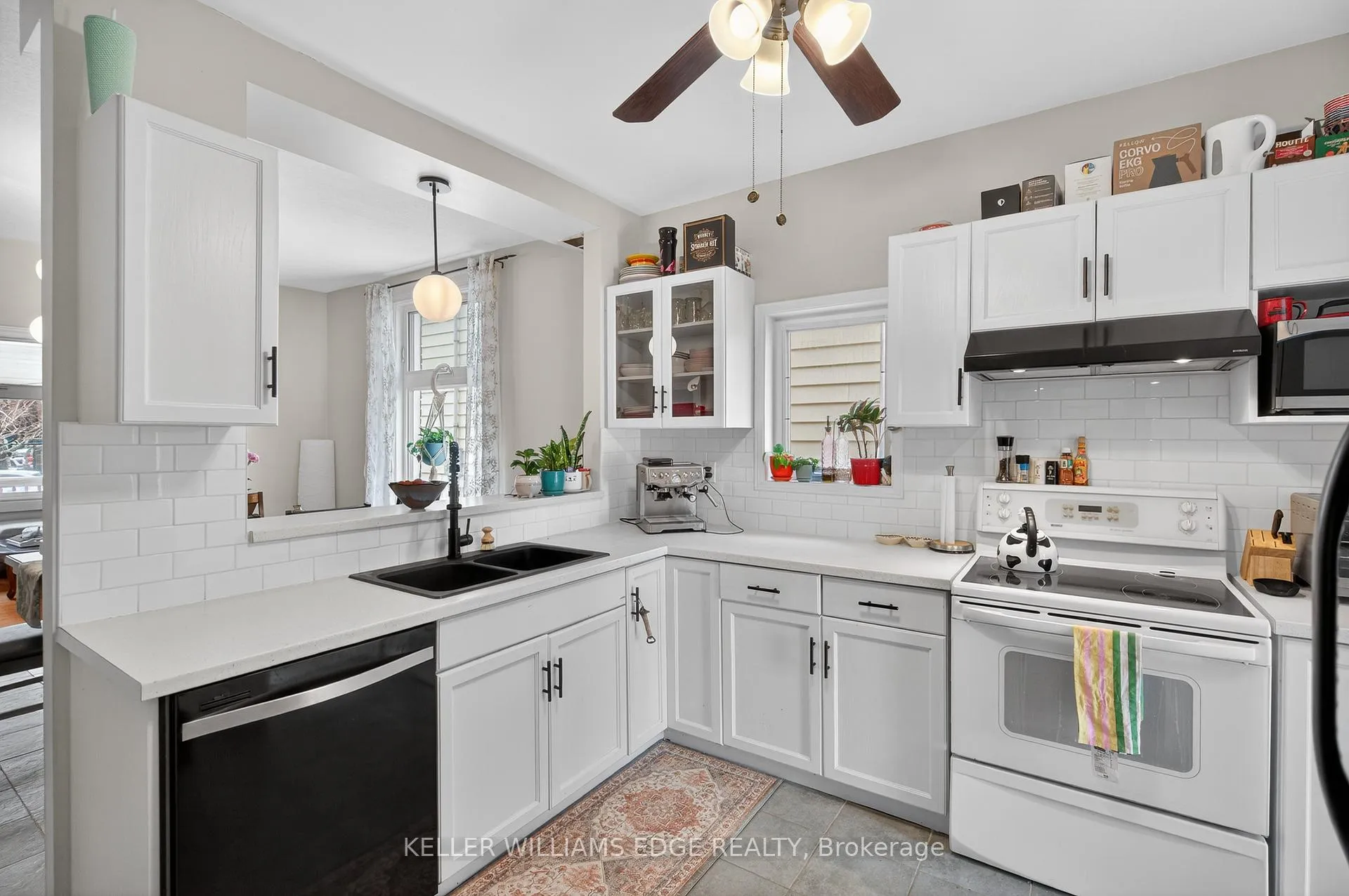 Photo 11 of 209 Glendale Avenue N, Hamilton, Crown Point — HOMEH
