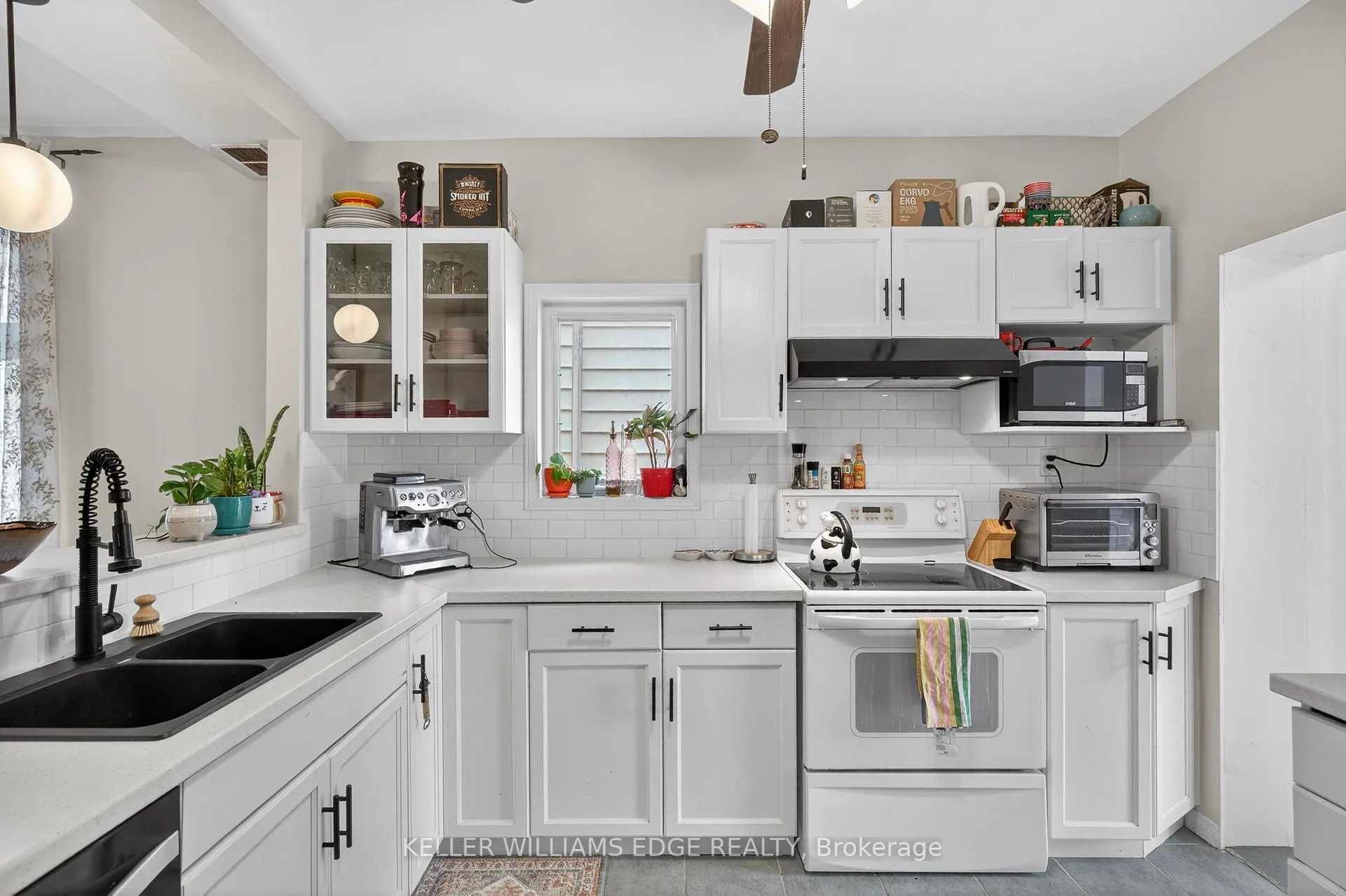Photo 13 of 209 Glendale Avenue N, Hamilton, Crown Point — HOMEH